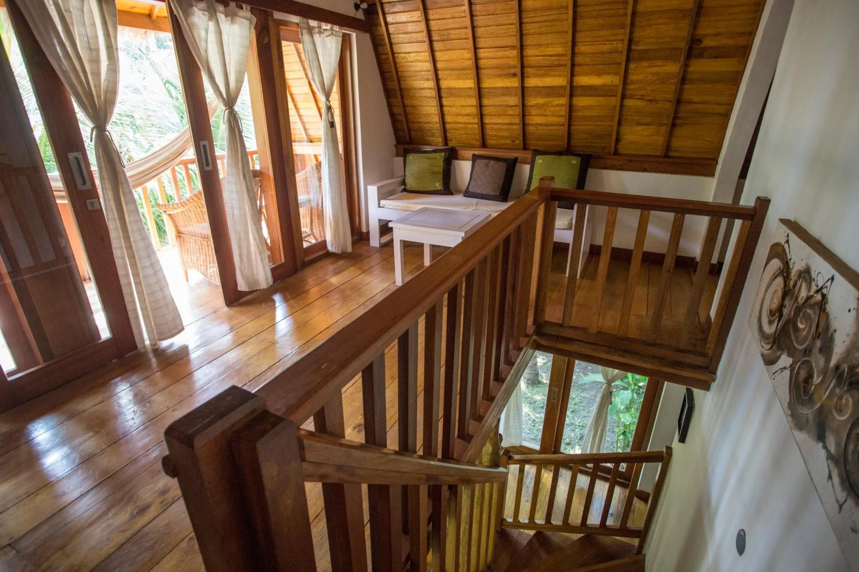 Living room, Bed in Island View Bar & Bungalow