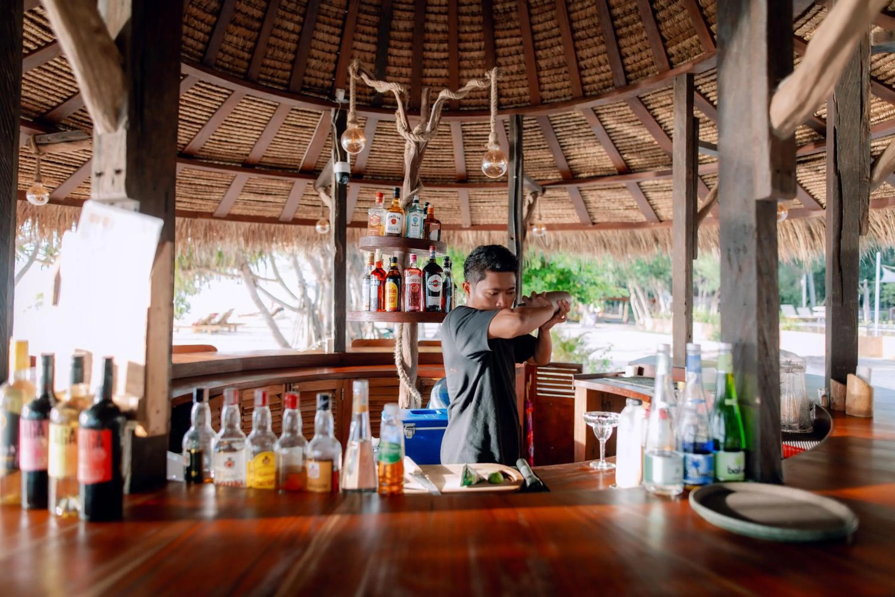 Island View Bar & Bungalow