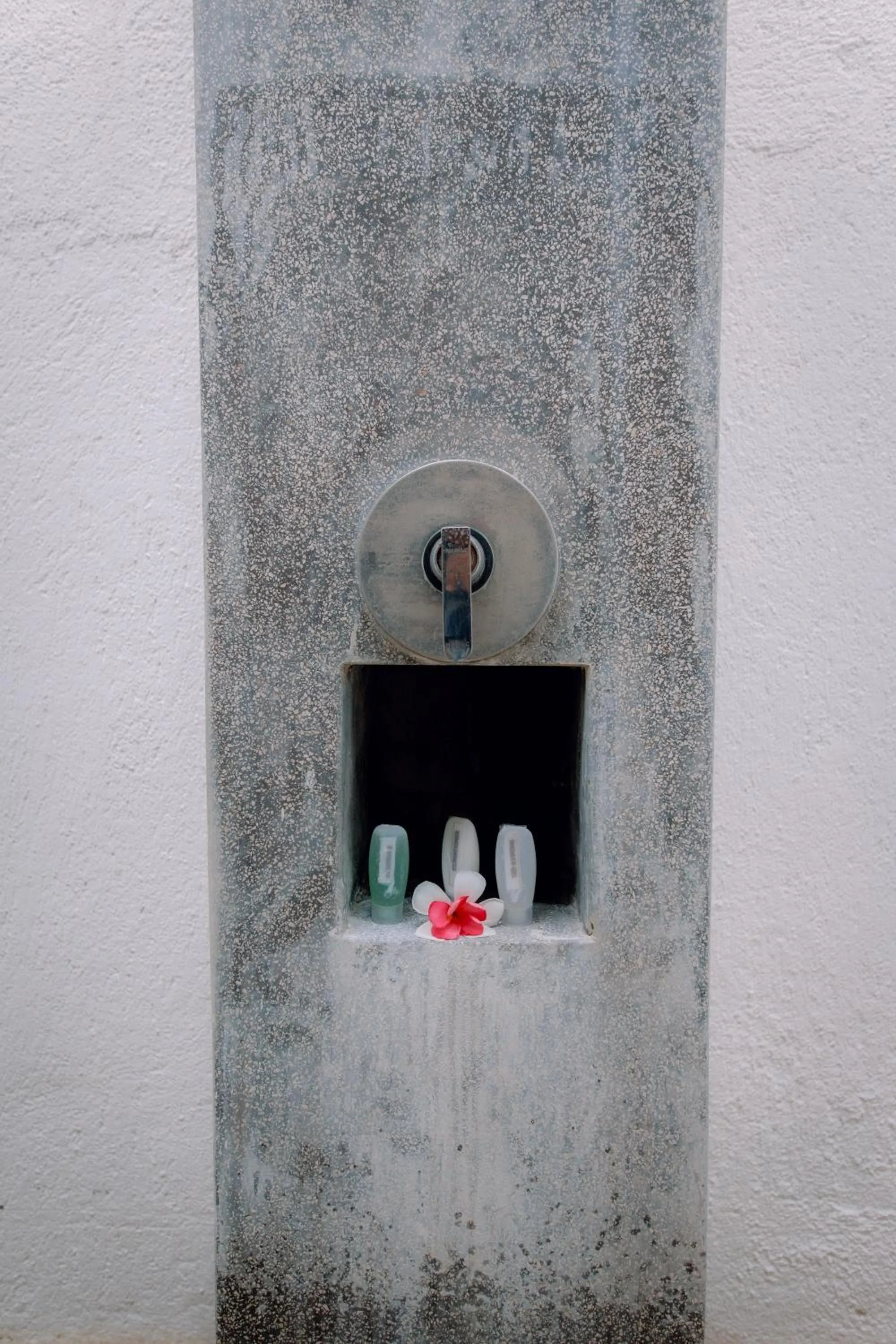 Island View Bar & Bungalow