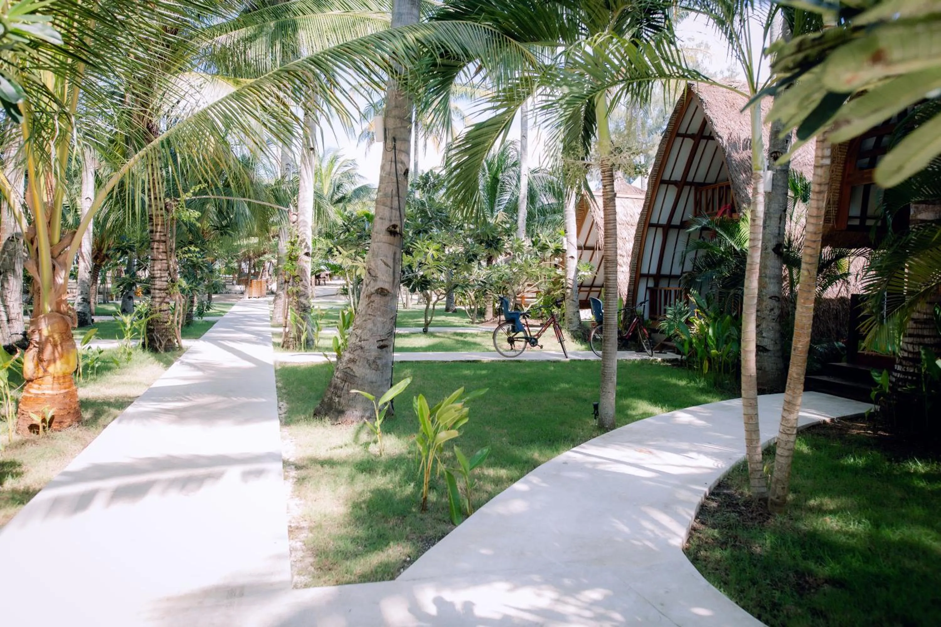 Island View Bar & Bungalow