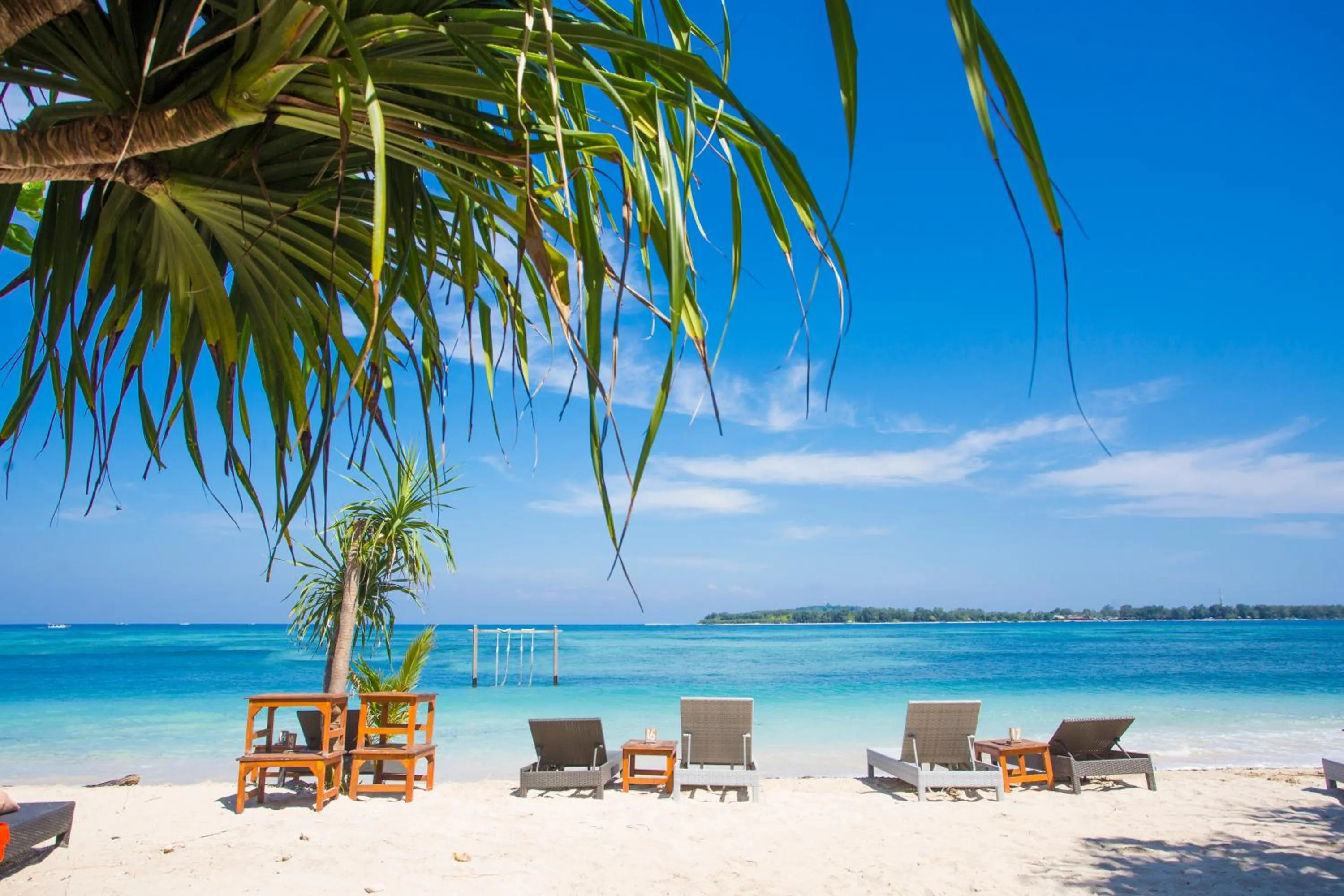 Island View Bar & Bungalow