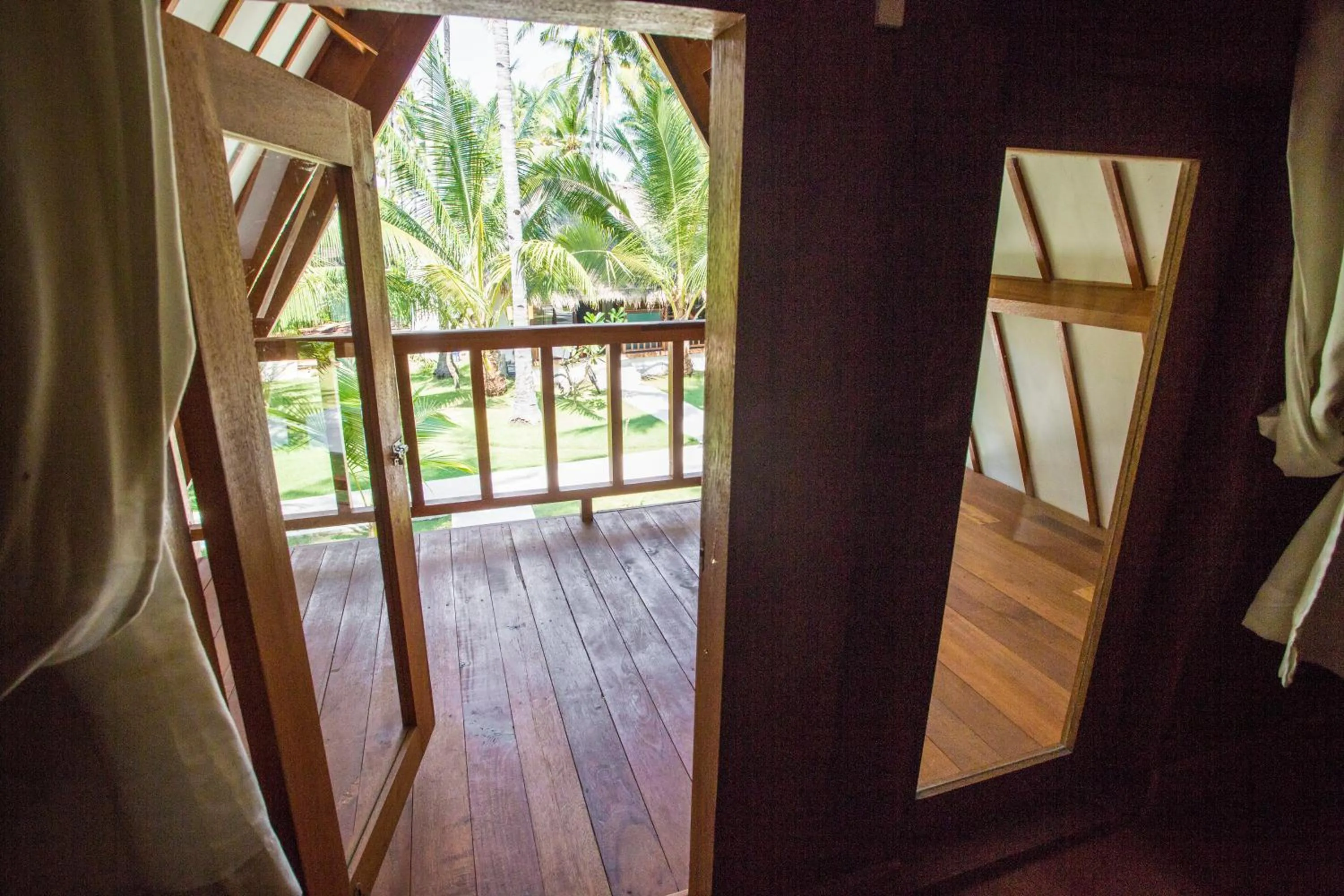 Island View Bar & Bungalow