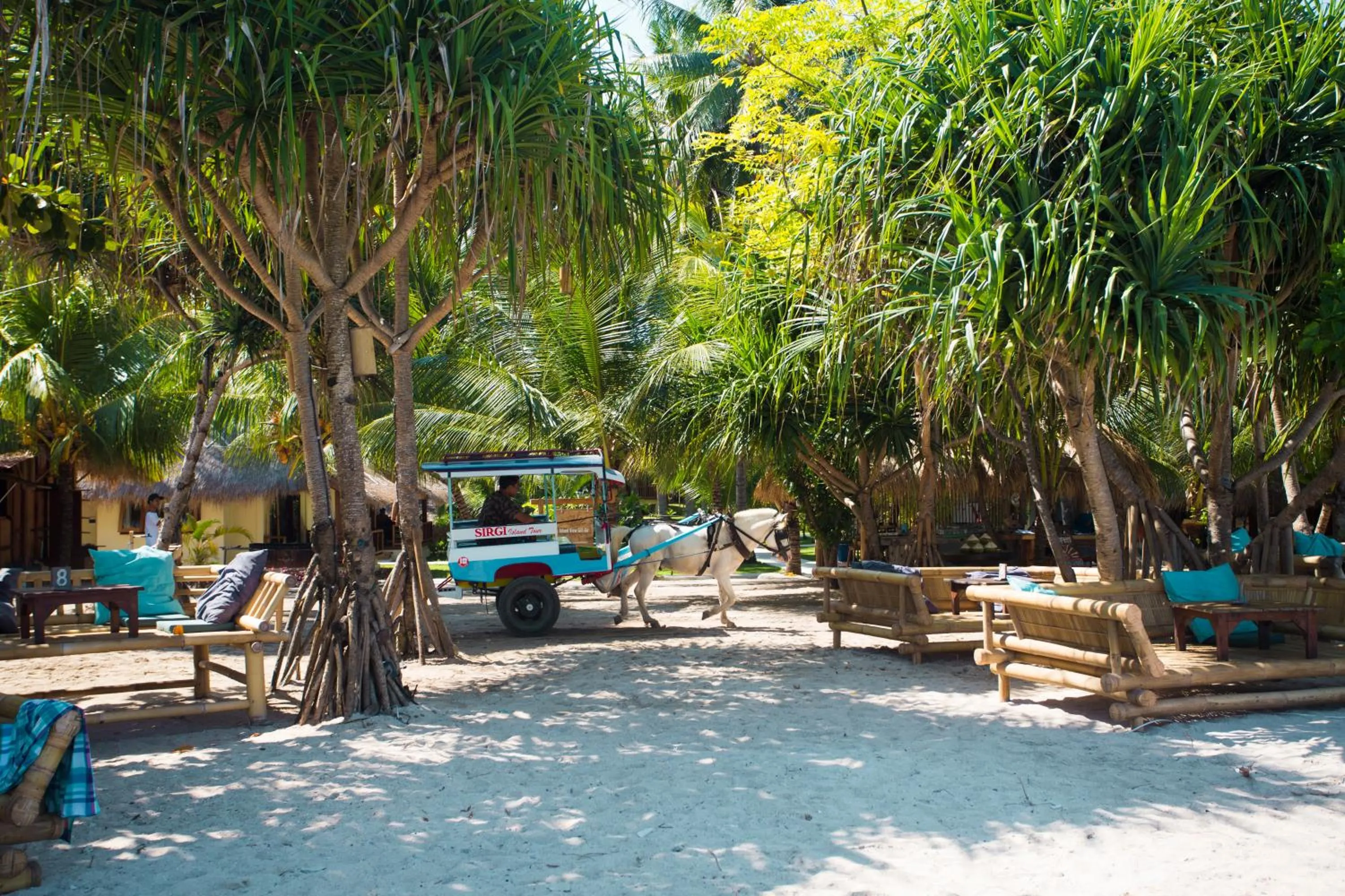 Island View Bar & Bungalow