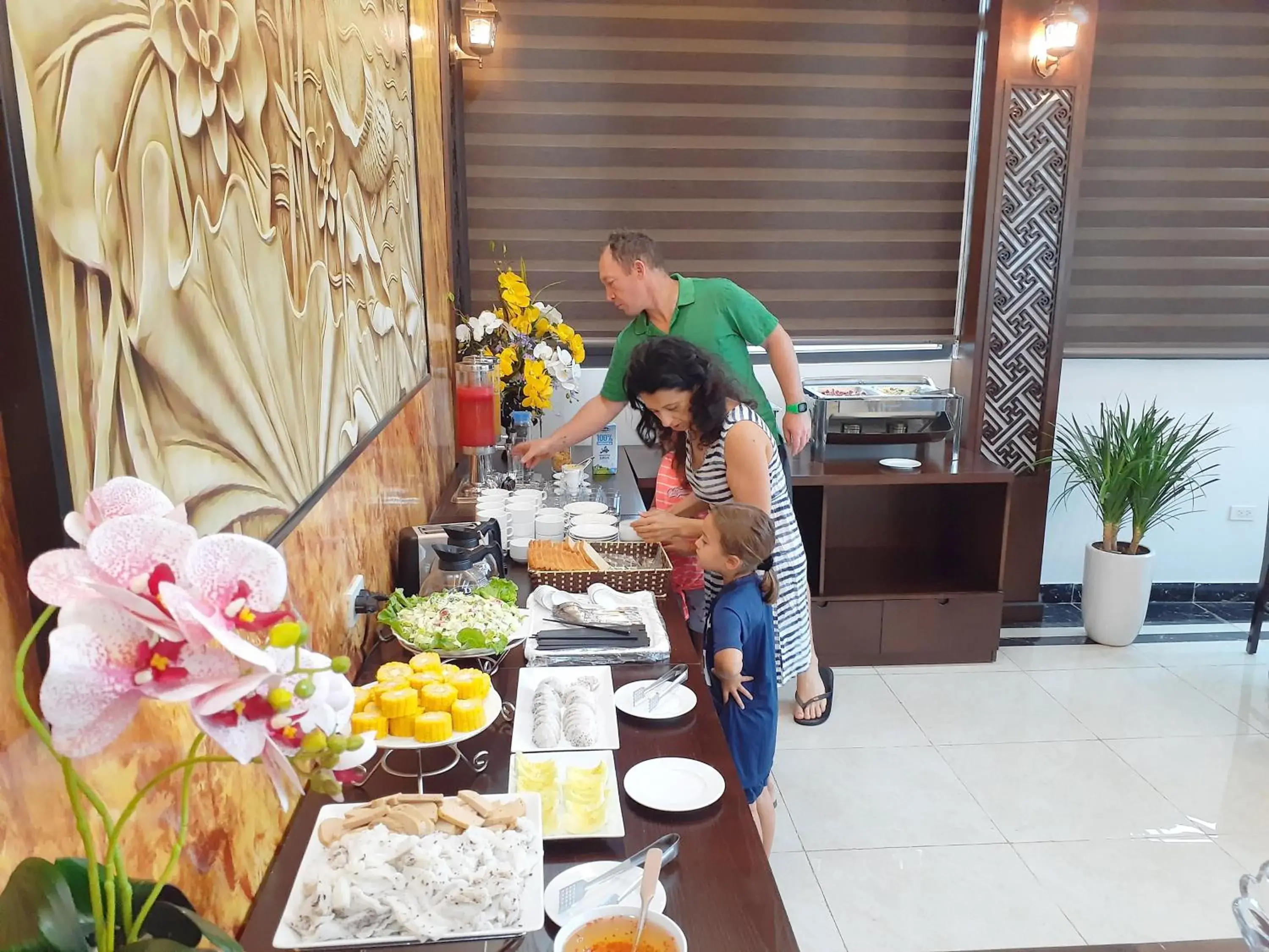 Food and drinks in T&M Luxury Hotel Hanoi Food and drinks in T&M Luxury Hotel Hanoi