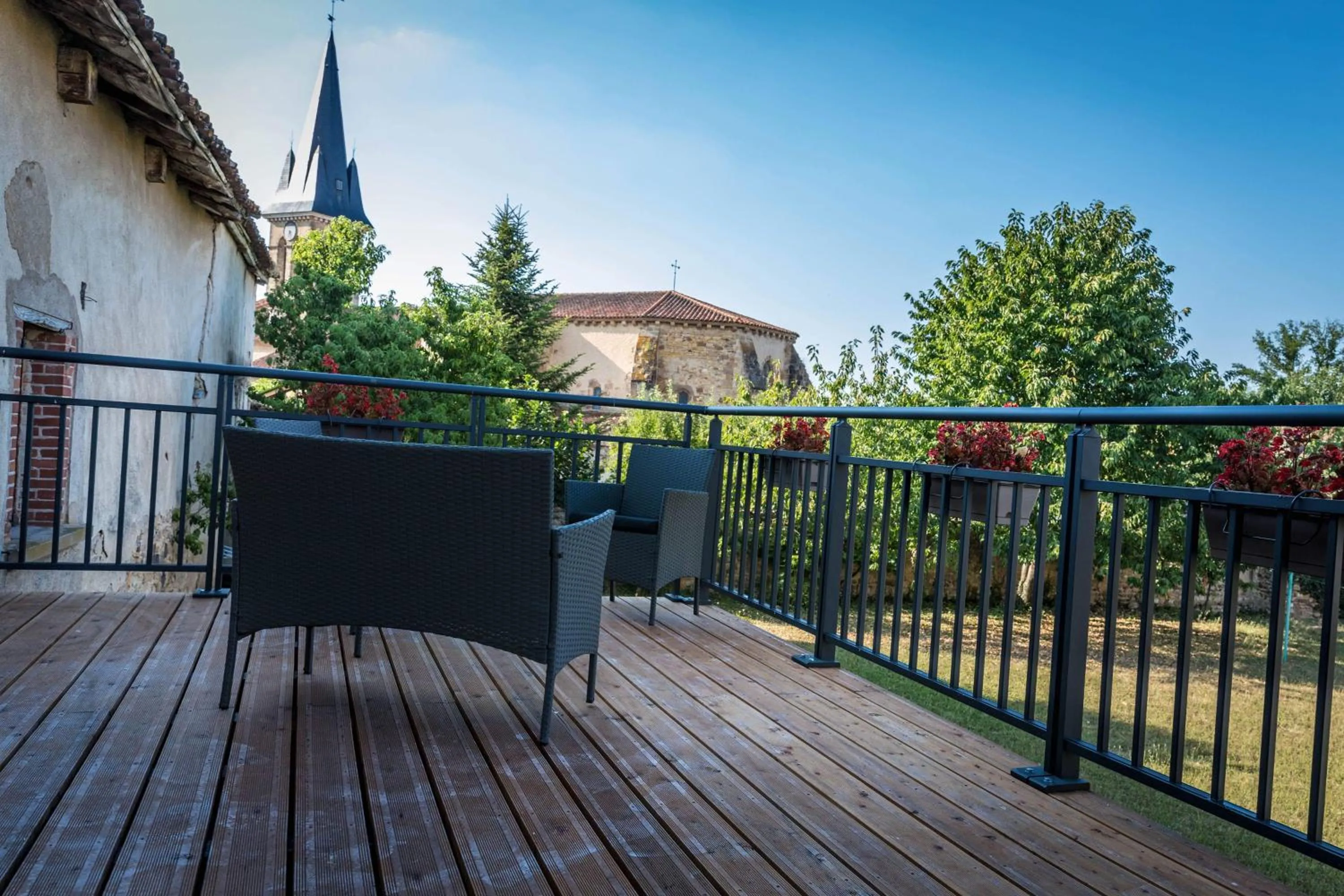 Property building in La chenevière