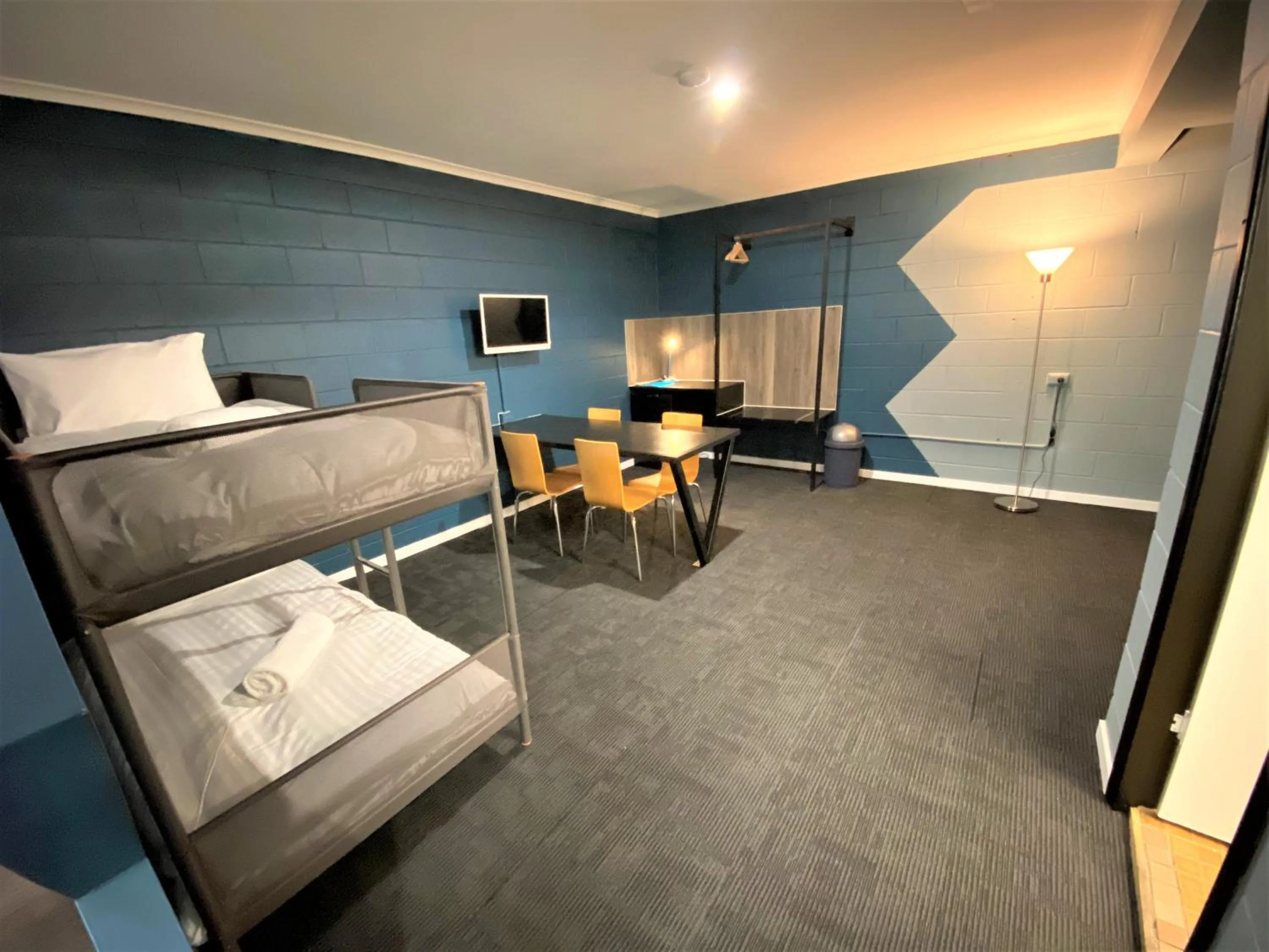 Photo of the whole room, Bed in Vikas