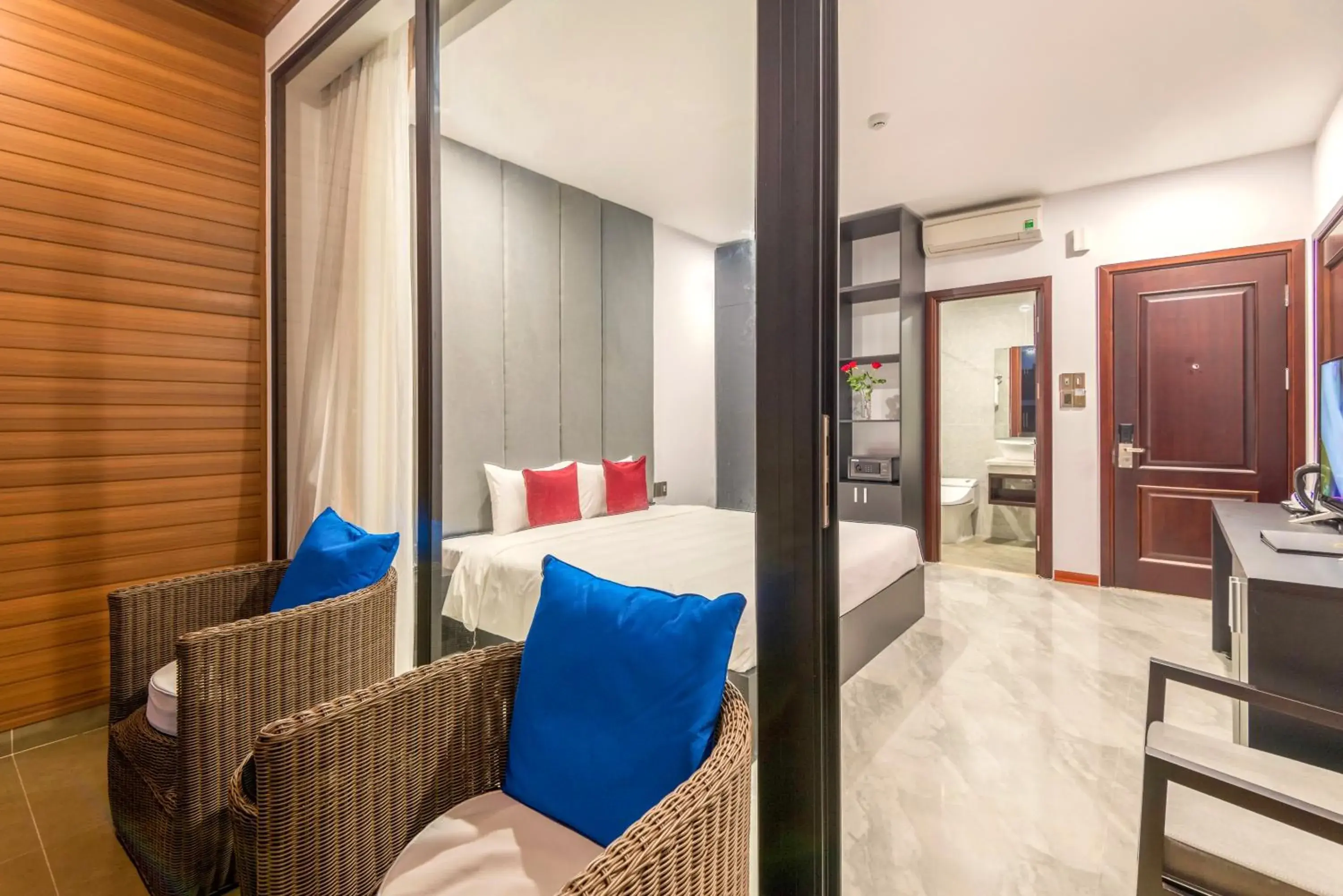 King Room with Balcony - single occupancy in Khong Cam Garden Villas King Room with Balcony - single occupancy in Khong Cam Garden Villas