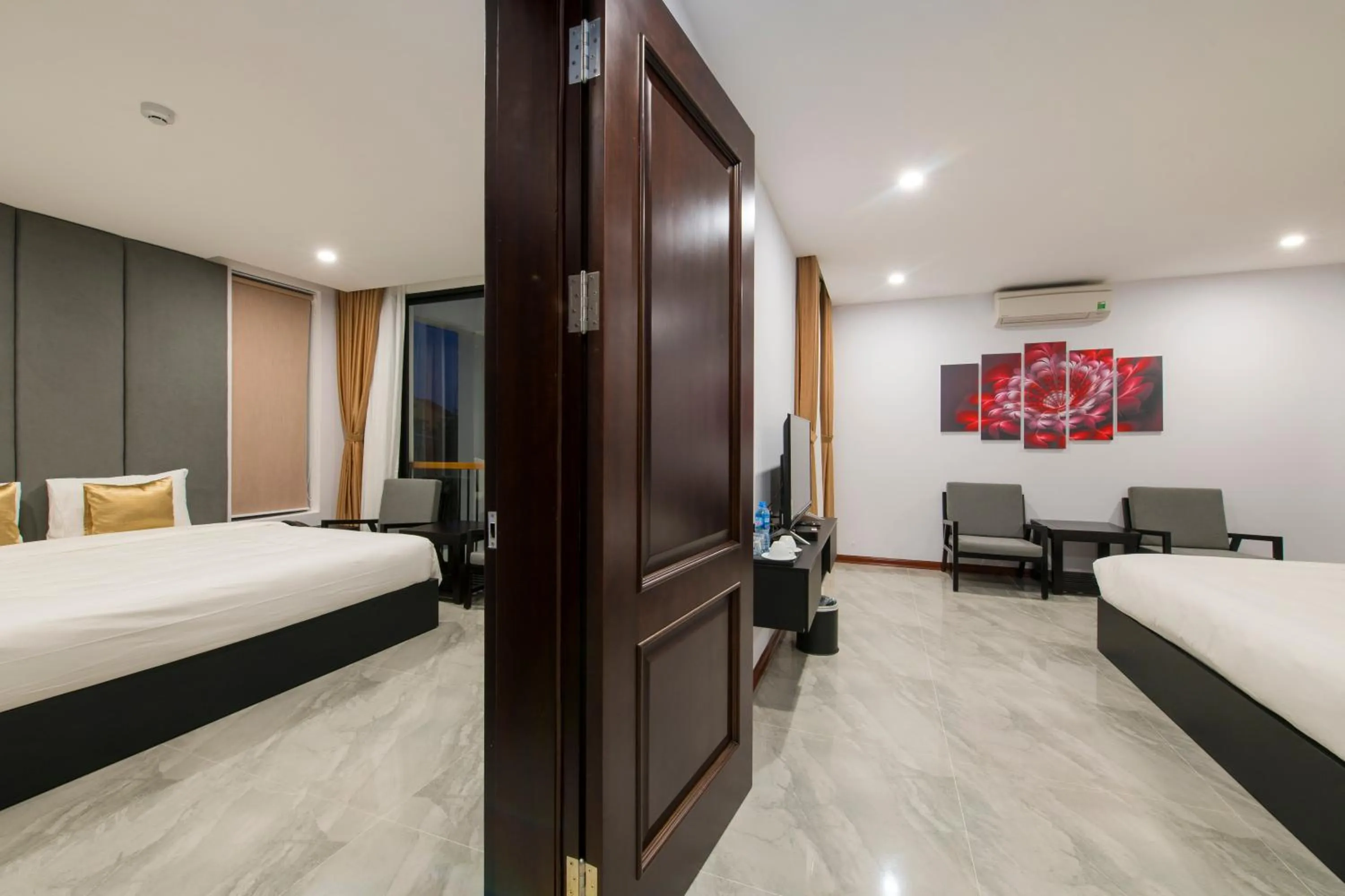 Bedroom, Bed in Khong Cam Garden Villas