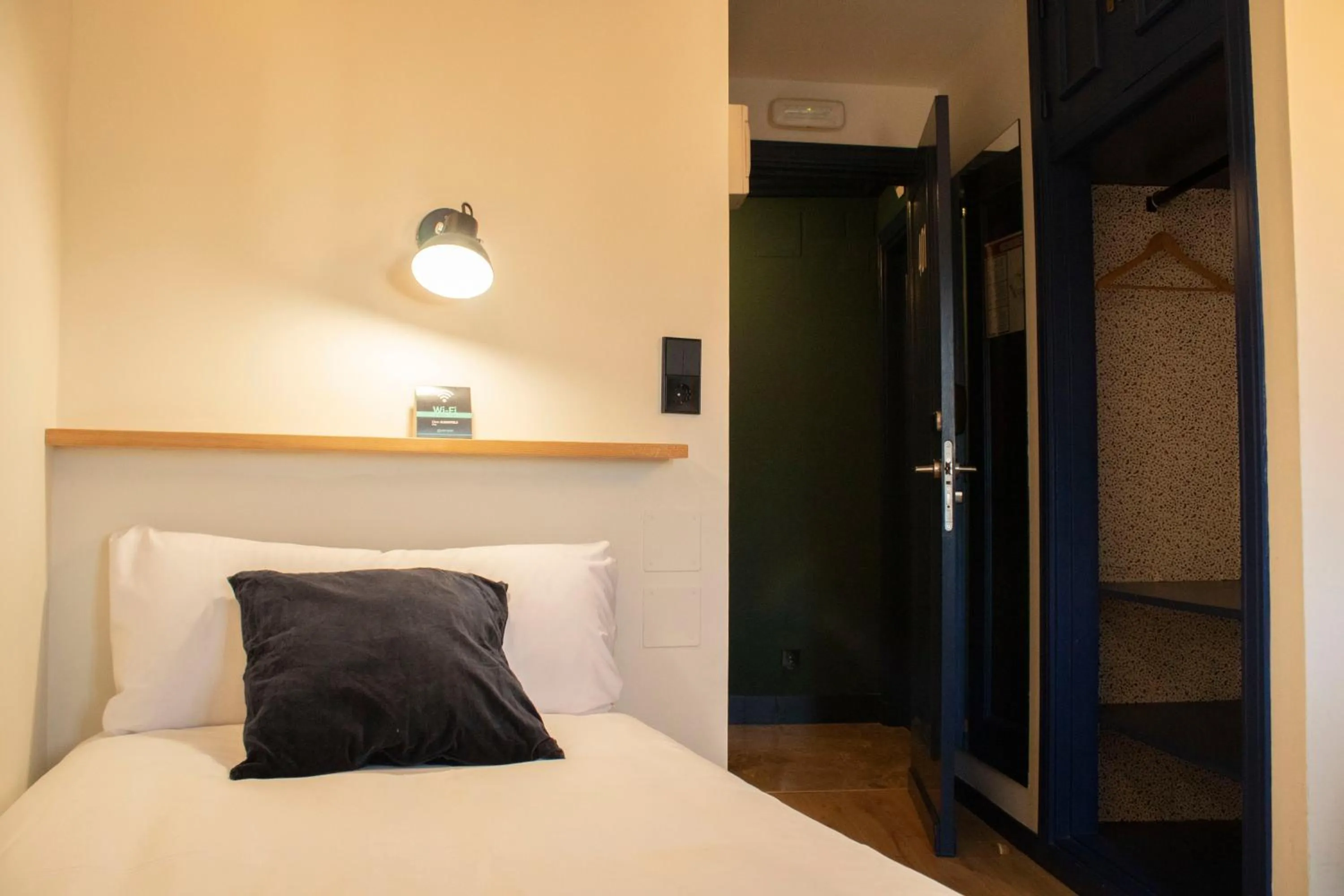 Bed in Hotel Alda Jolio Jaca