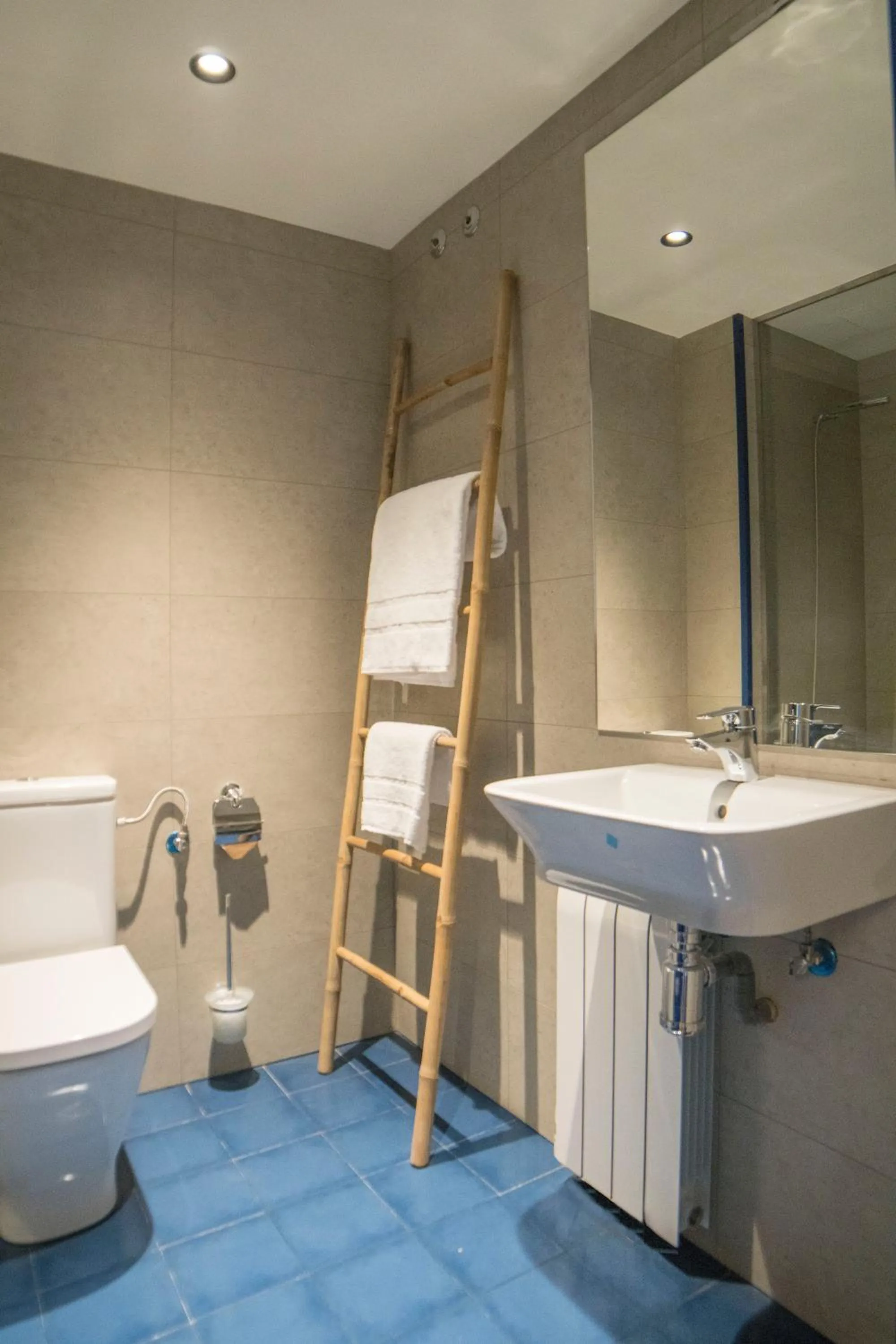 Bathroom in Hotel Alda Jolio Jaca