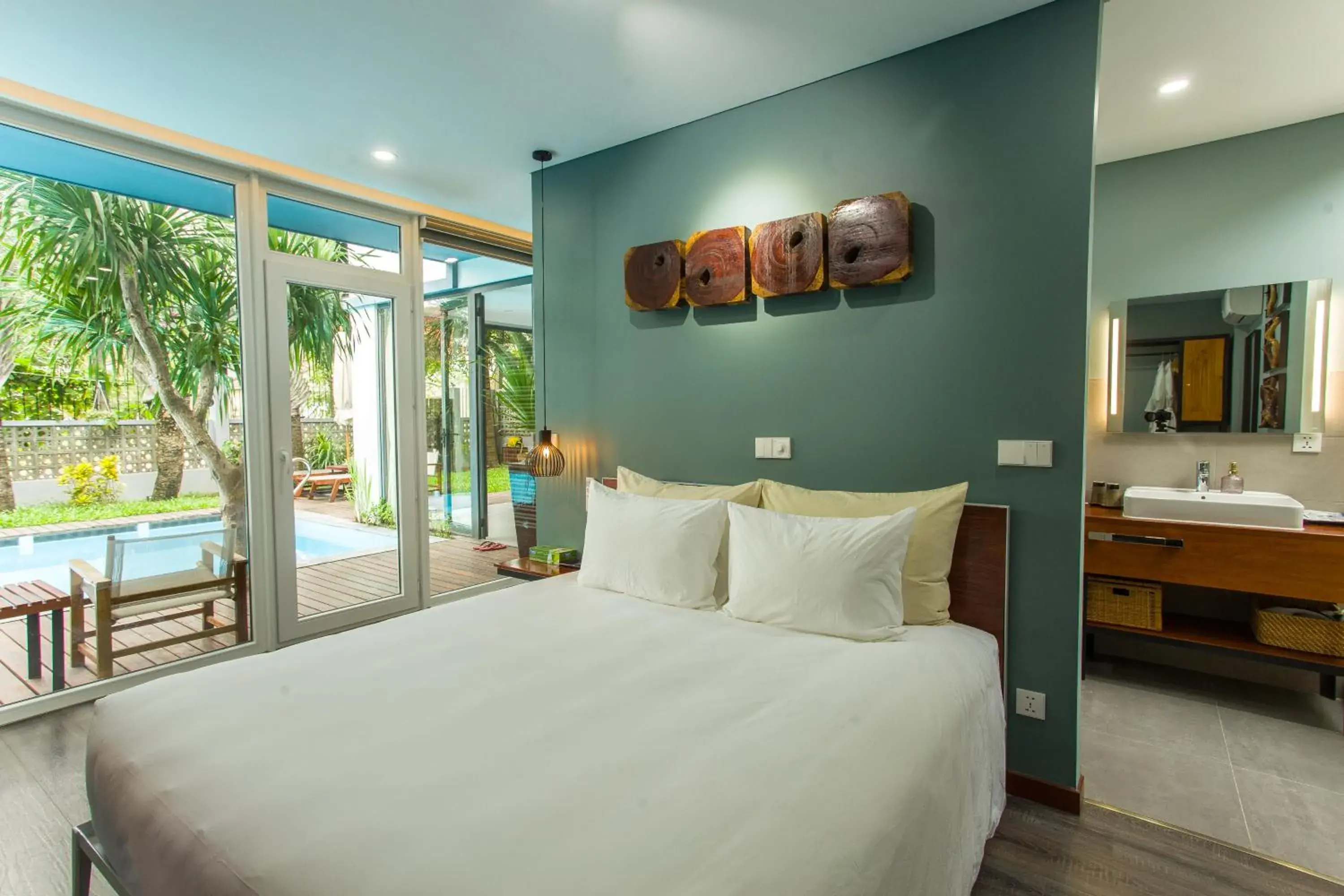 King Room with Pool View in An Bang beach Chay Villas King Room with Pool View in An Bang beach Chay Villas