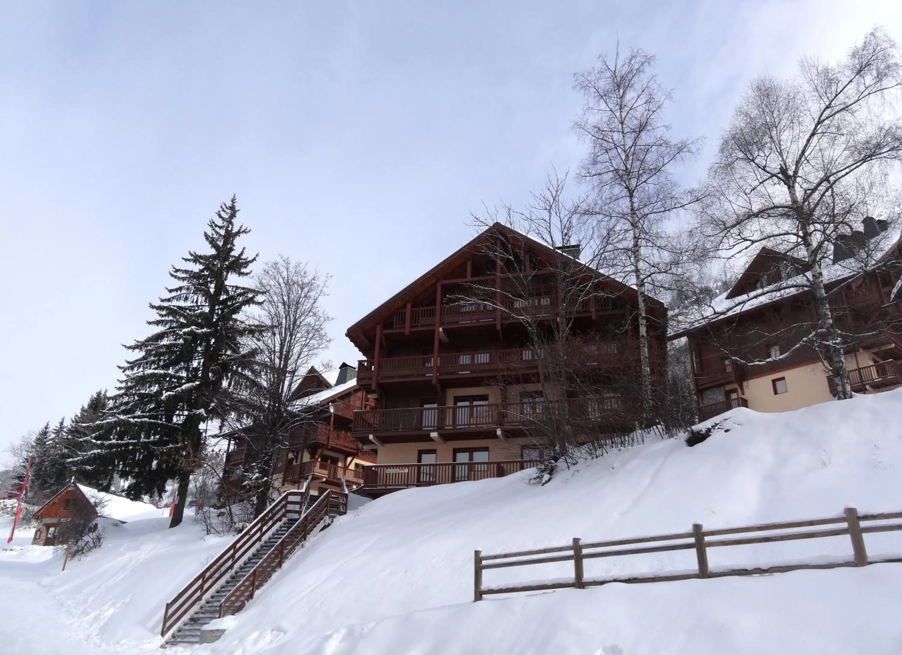 Property building in Chalet des Neiges Oz en Oisans