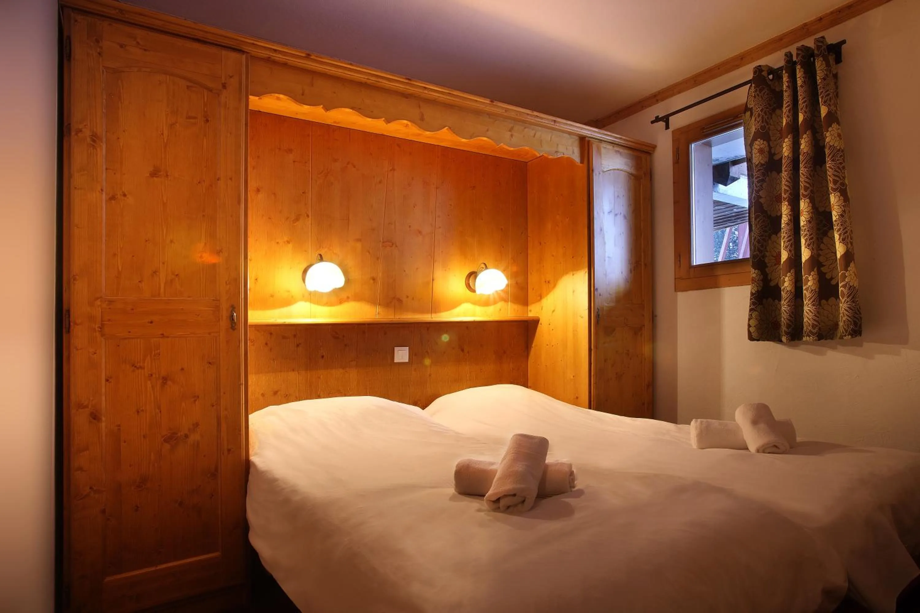 Bedroom, Bed in Résidence Les Arolles by Les Etincelles
