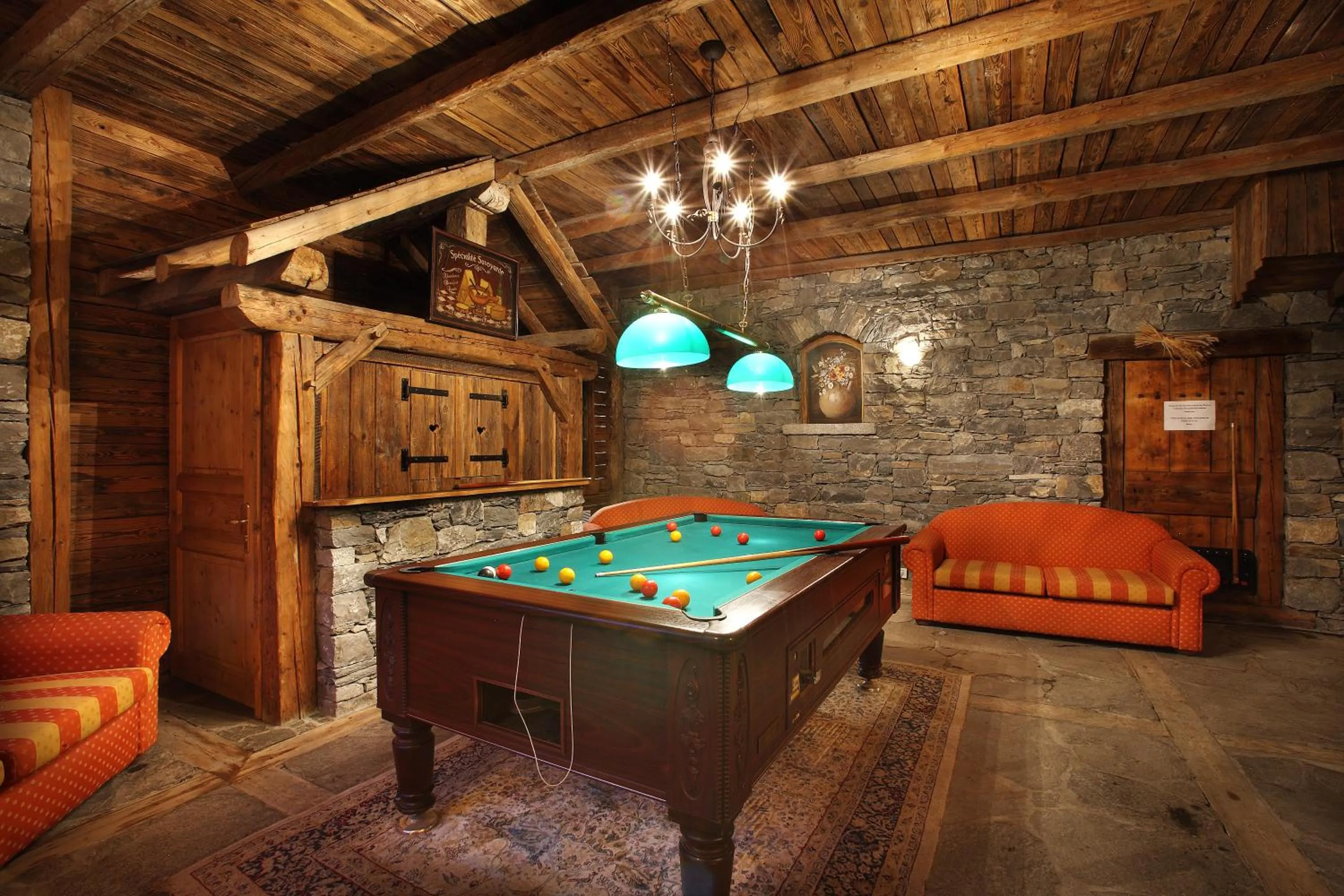 Billiard in Résidence Les Arolles by Les Etincelles