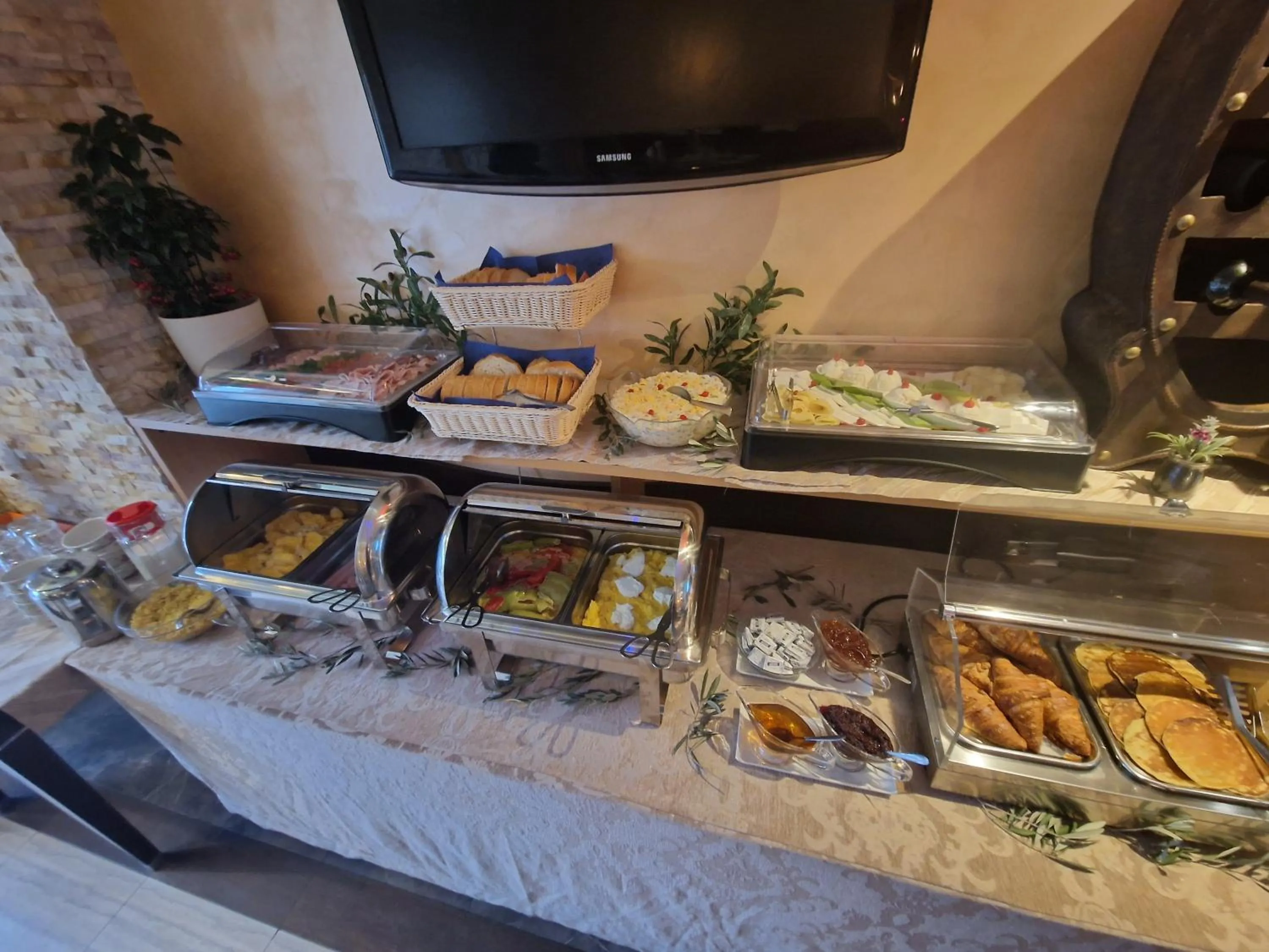 Restaurant/places to eat in Apartments Stević - Monaco