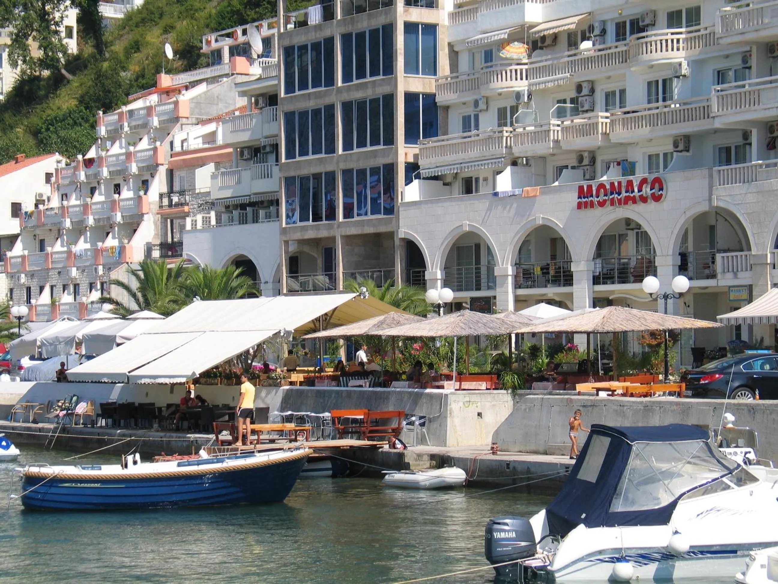 Restaurant/places to eat in Apartments Stević - Monaco