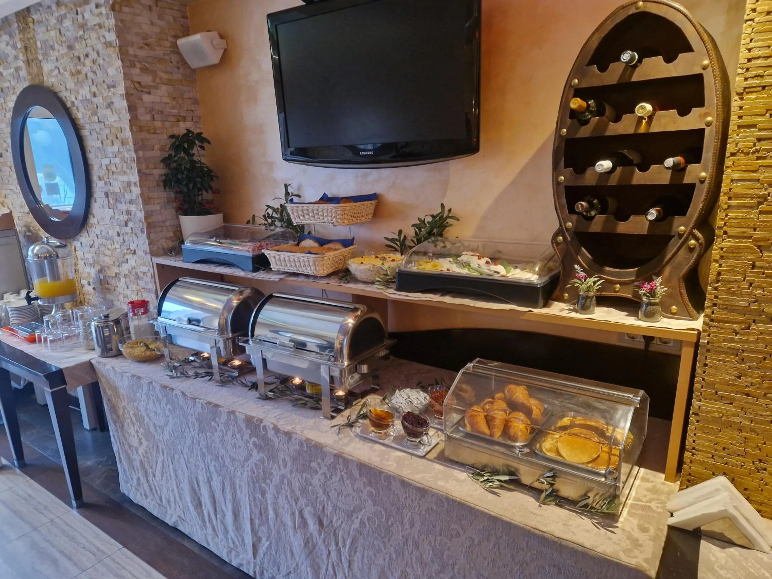 Food and drinks in Apartments Stević - Monaco