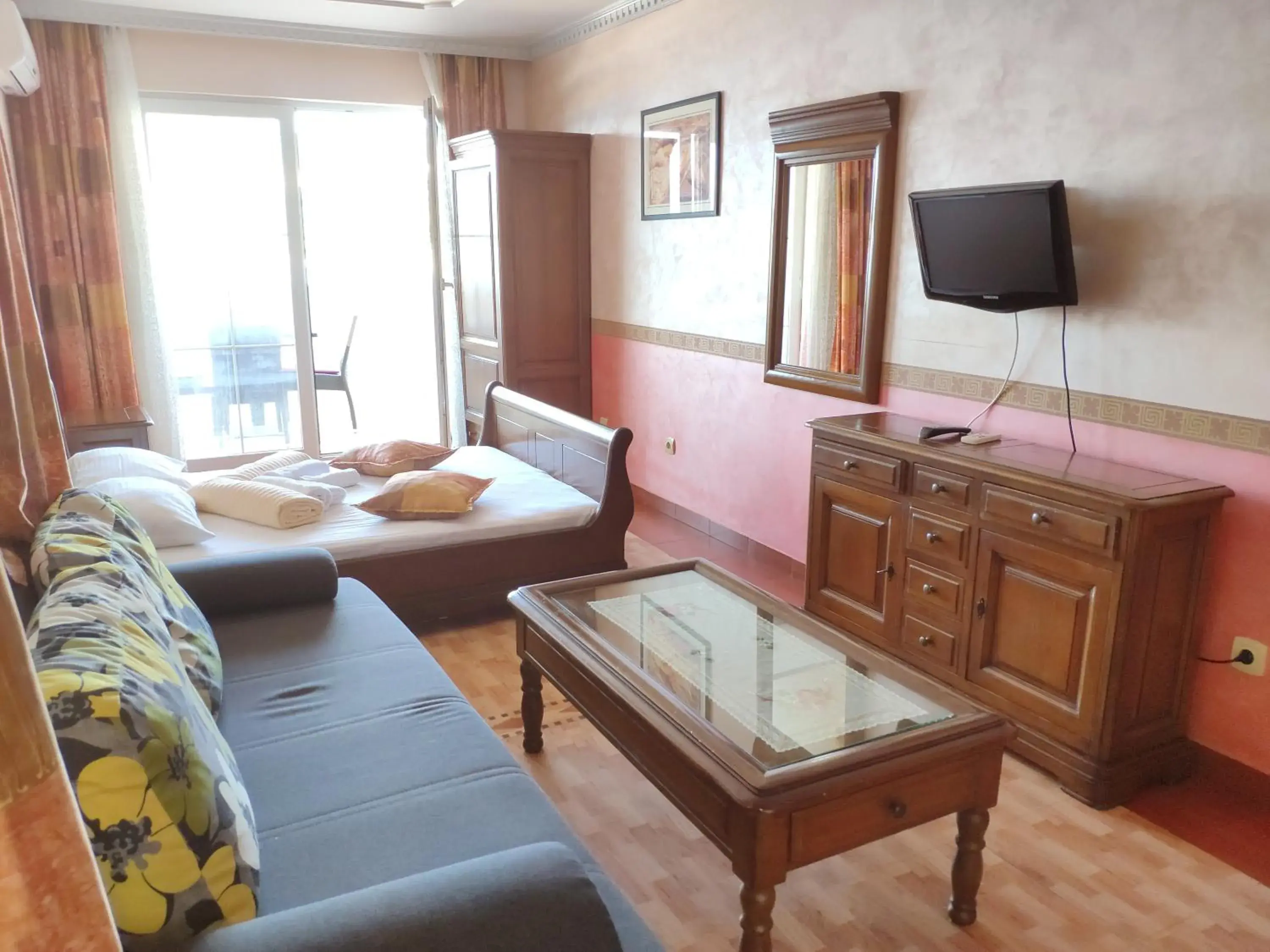 One-Bedroom Apartment with Terrace and Sea View in Apartments Stević - Monaco One-Bedroom Apartment with Terrace and Sea View in Apartments Stević - Monaco