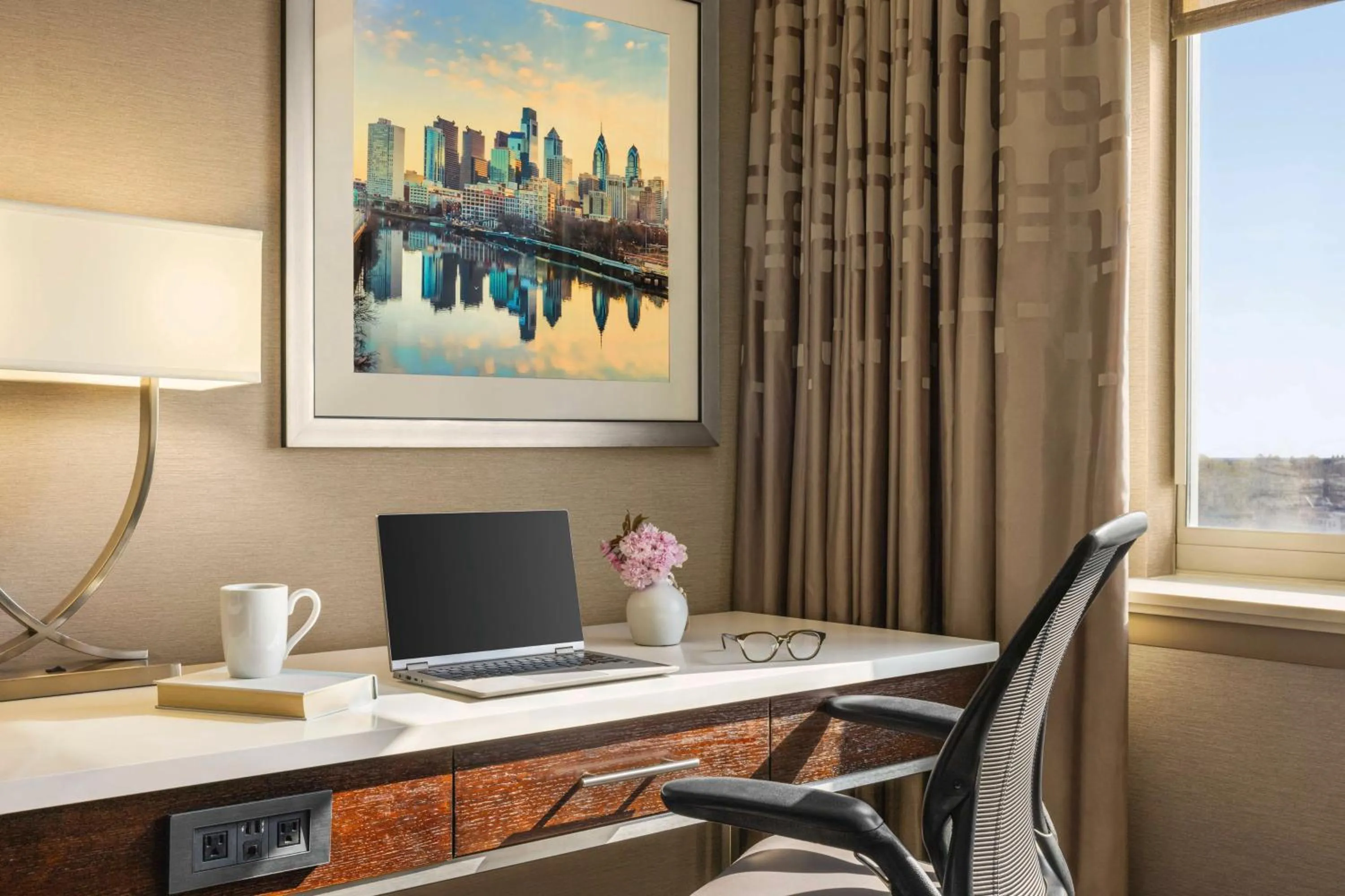 Bedroom in Hilton Philadelphia City Avenue