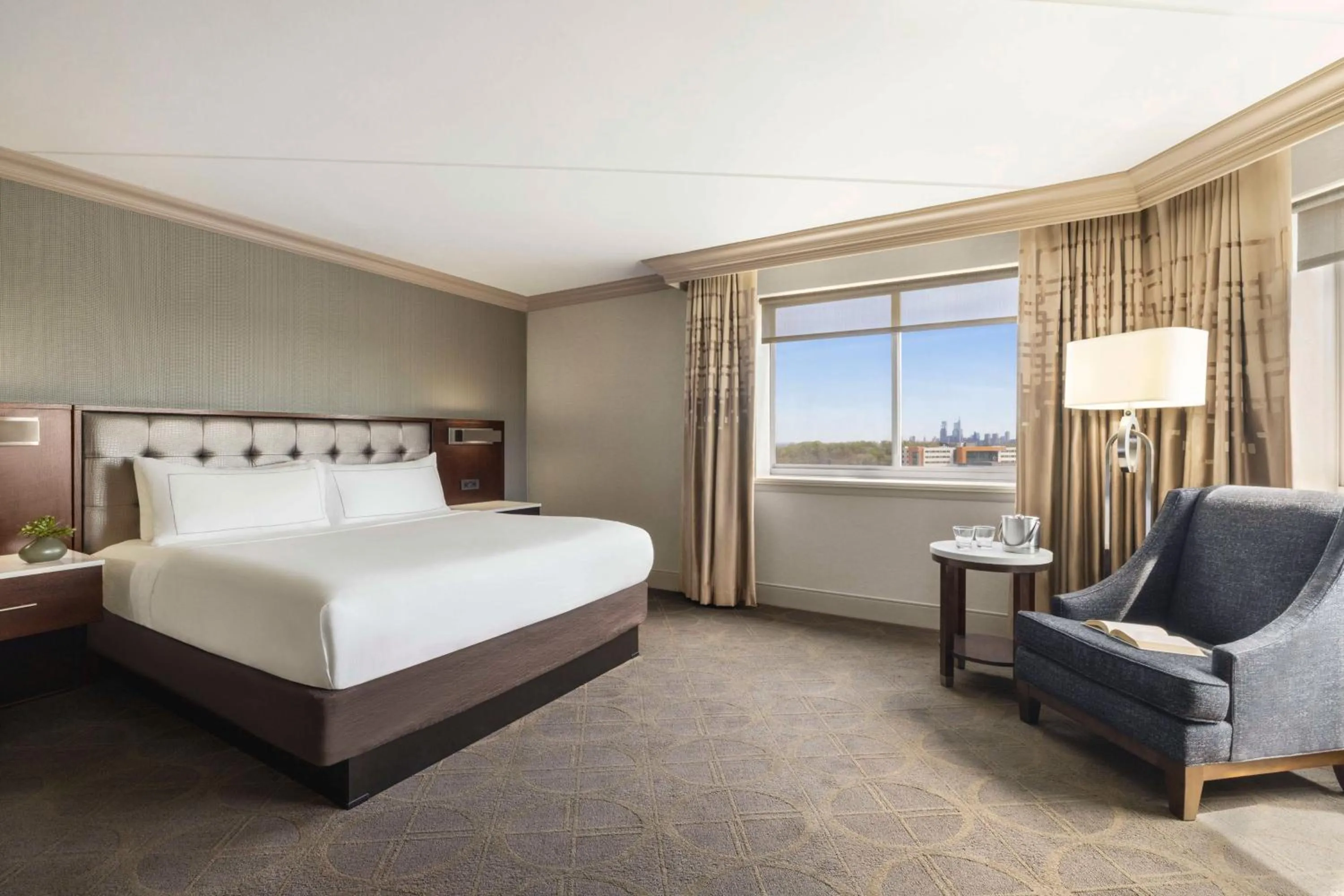 Bed in Hilton Philadelphia City Avenue