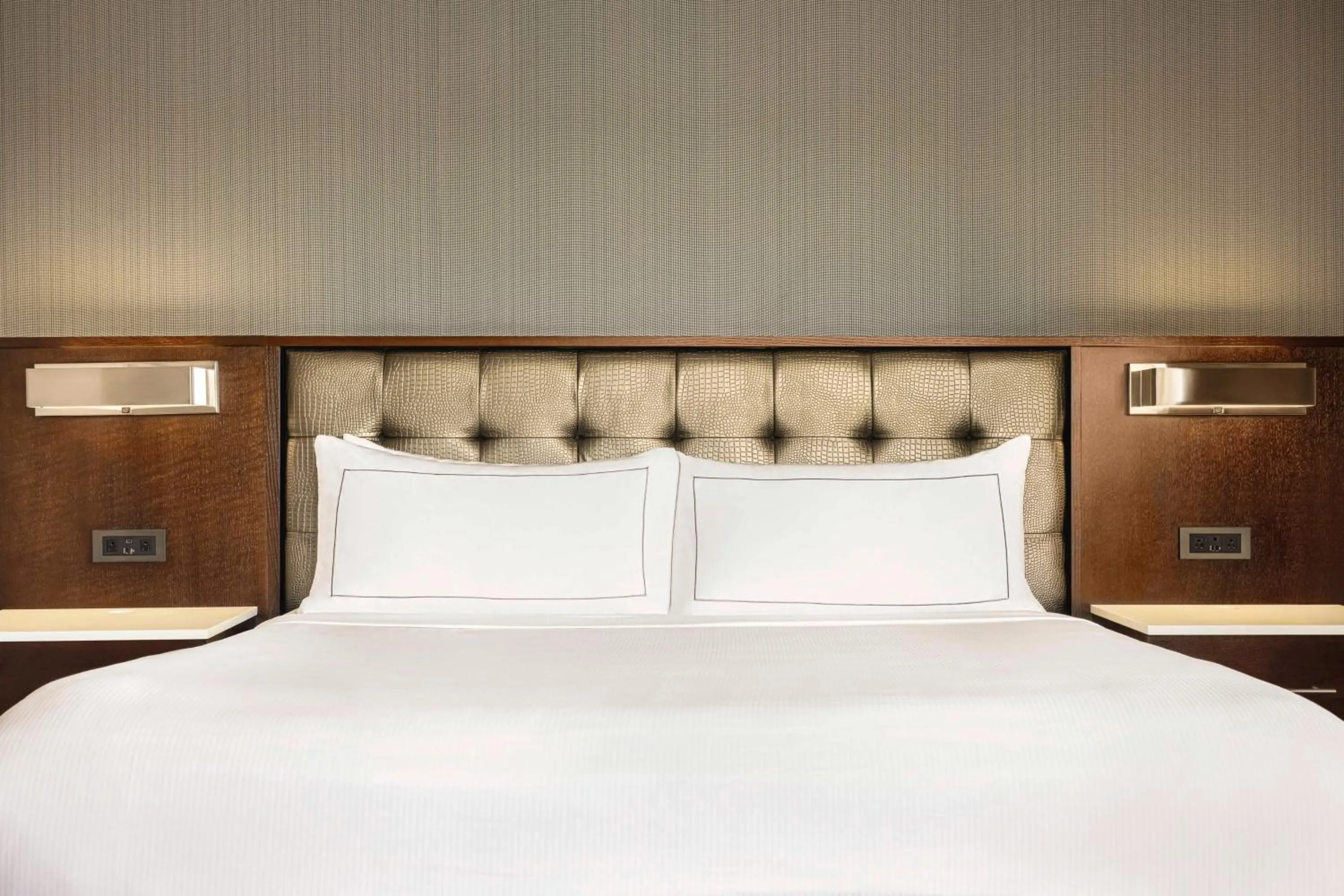 Bed in Hilton Philadelphia City Avenue