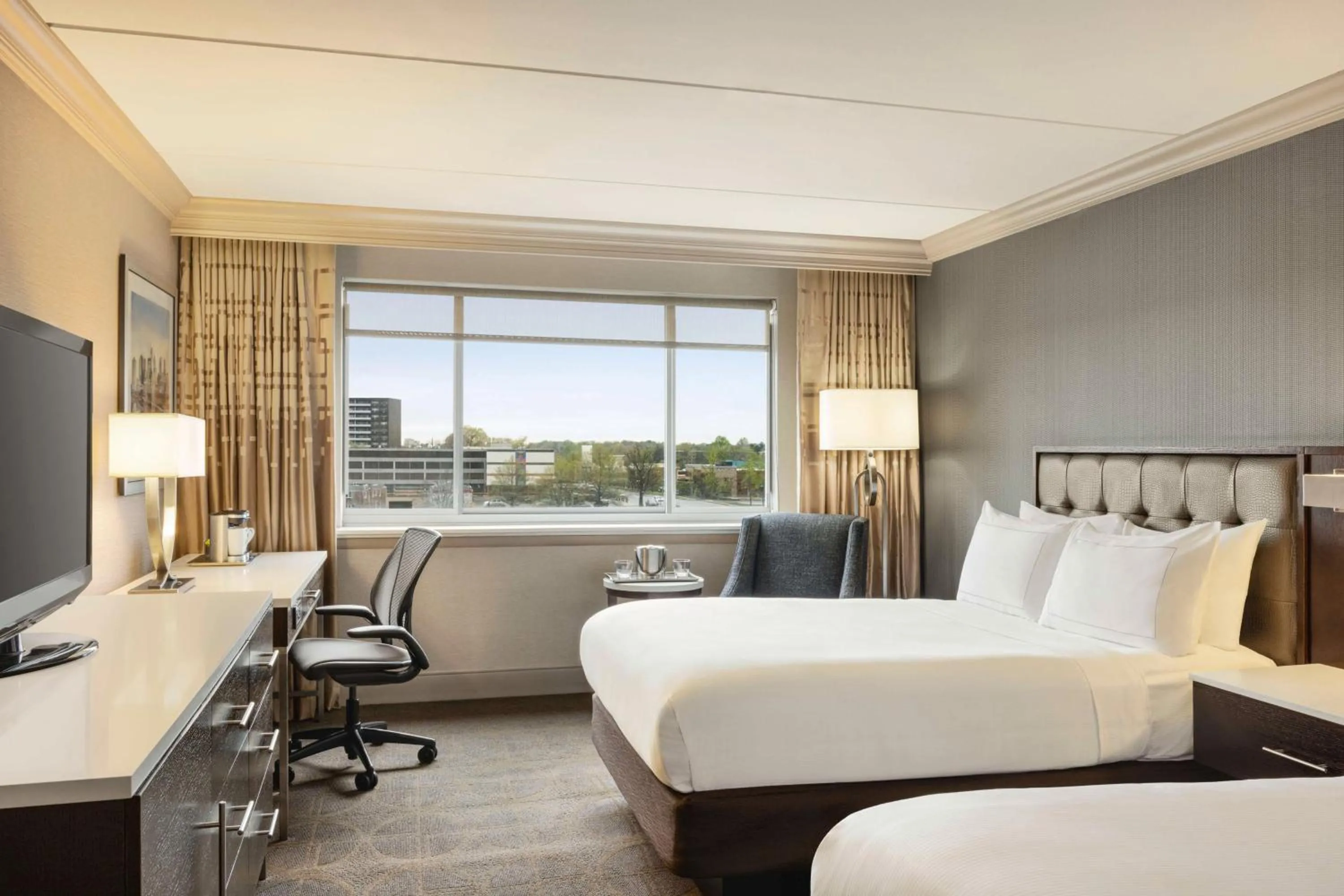 Bed in Hilton Philadelphia City Avenue