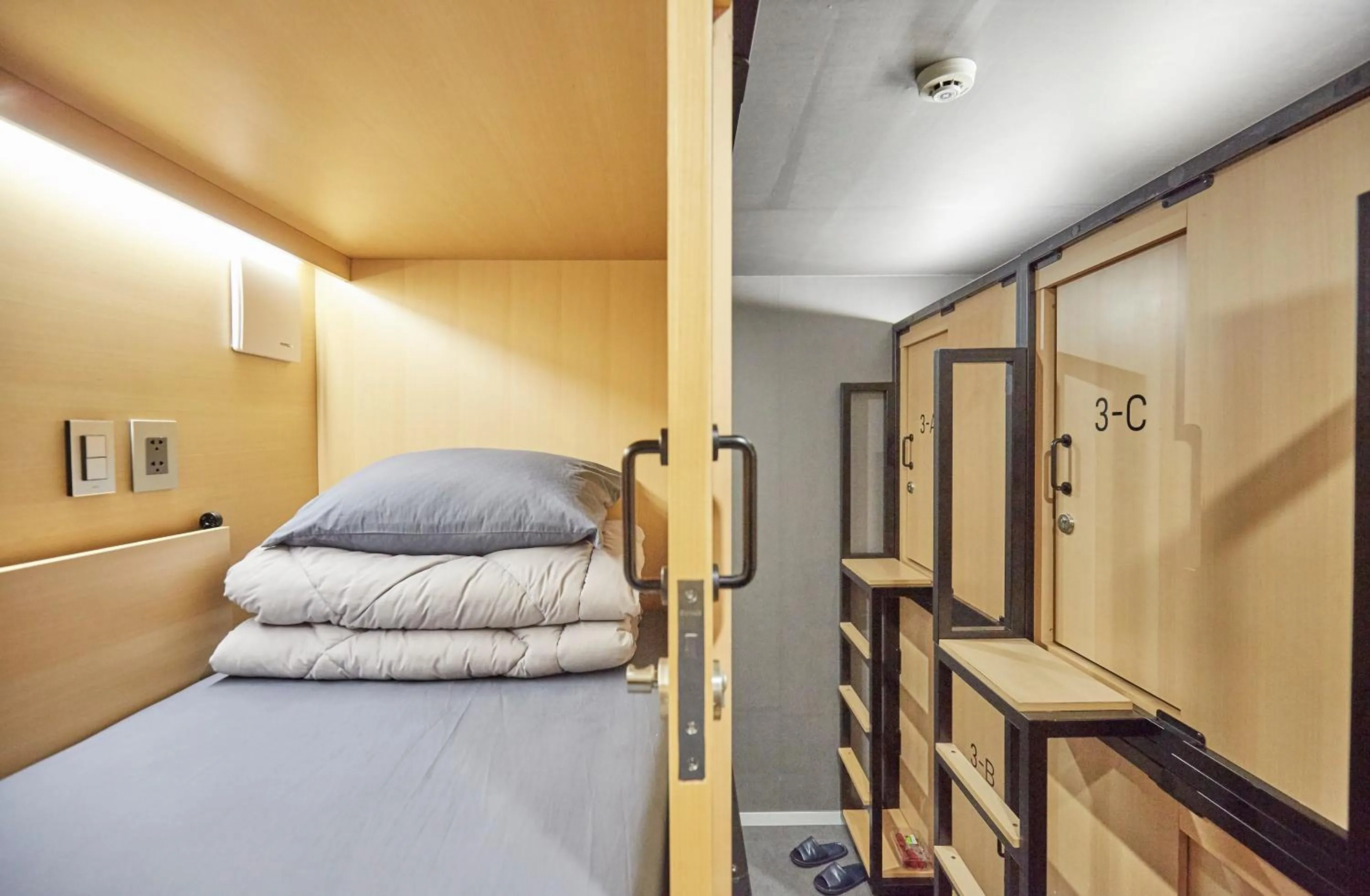 Photo of the whole room, Bed in THE CAPSULE Myeongdong