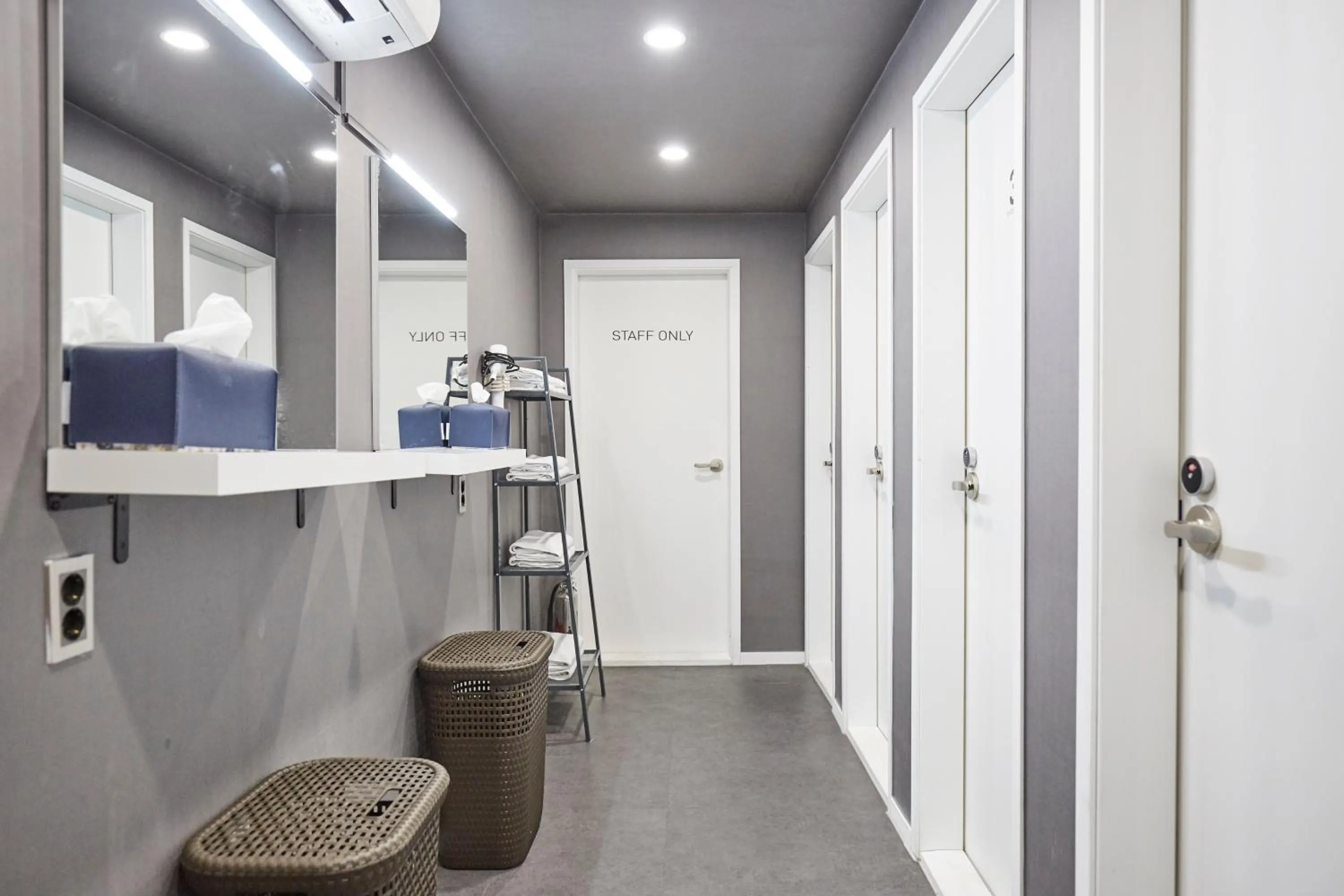 Shower in THE CAPSULE Myeongdong