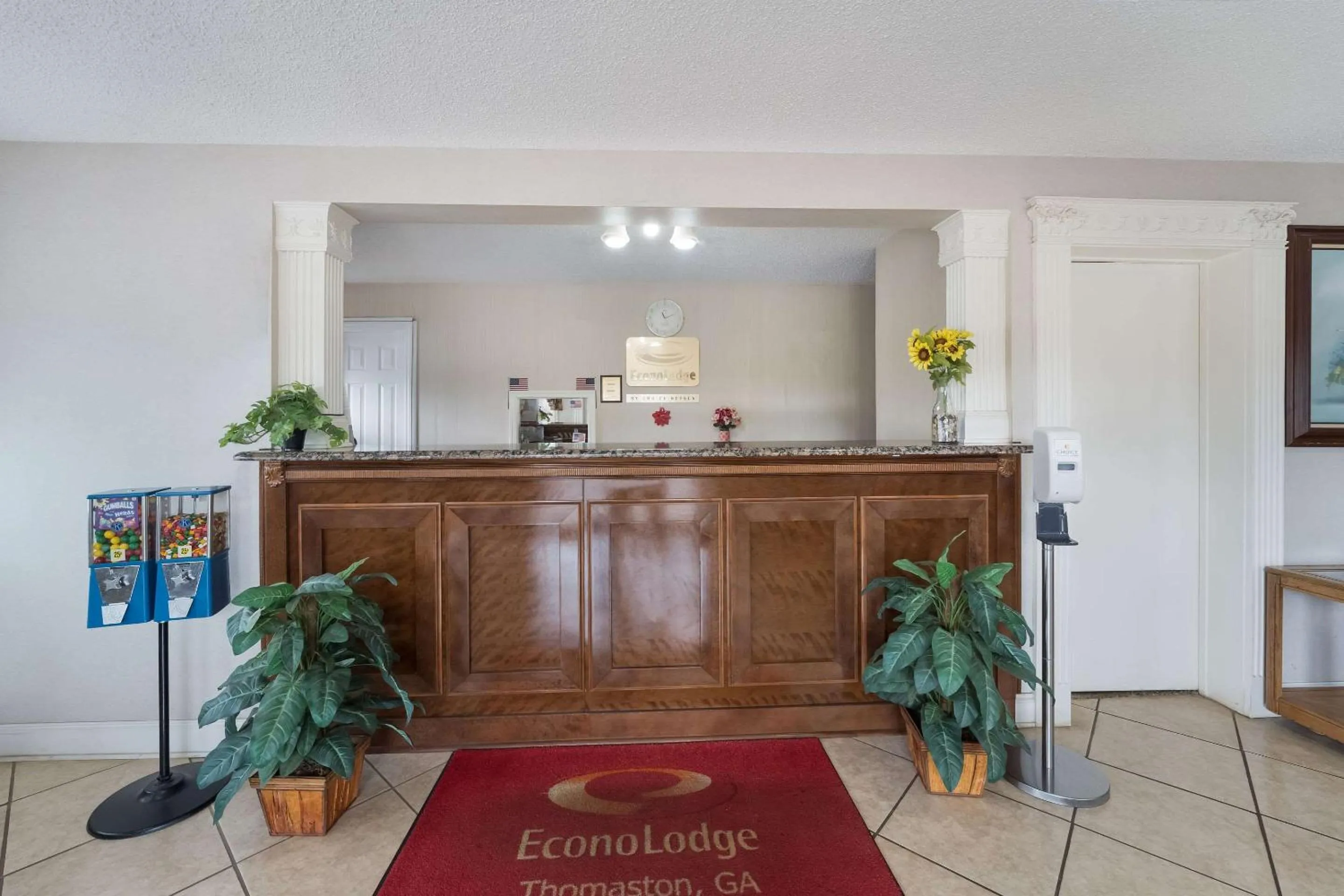 Lobby or reception in Econo Lodge Thomaston