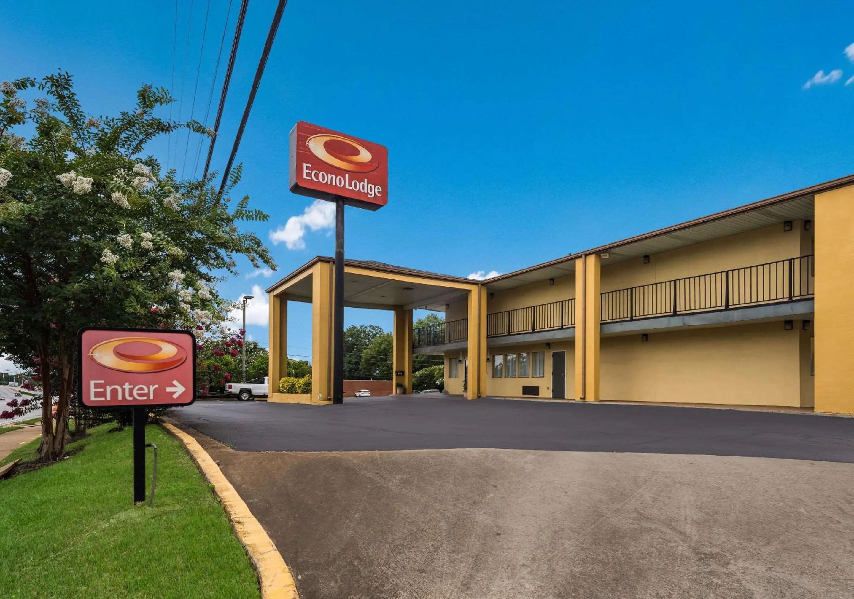 Property building in Econo Lodge Thomaston