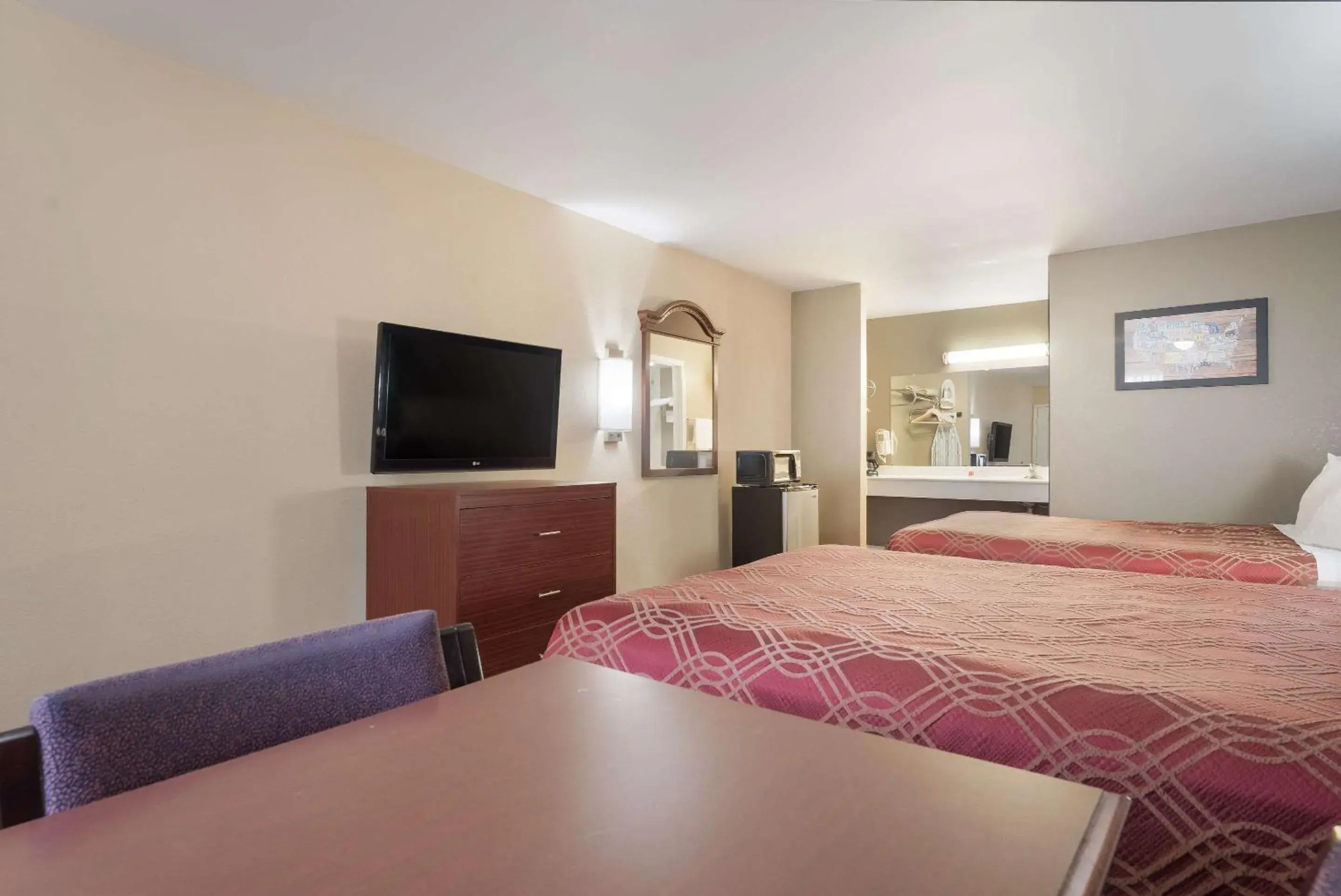 Bedroom in Econo Lodge Thomaston Bedroom in Econo Lodge Thomaston