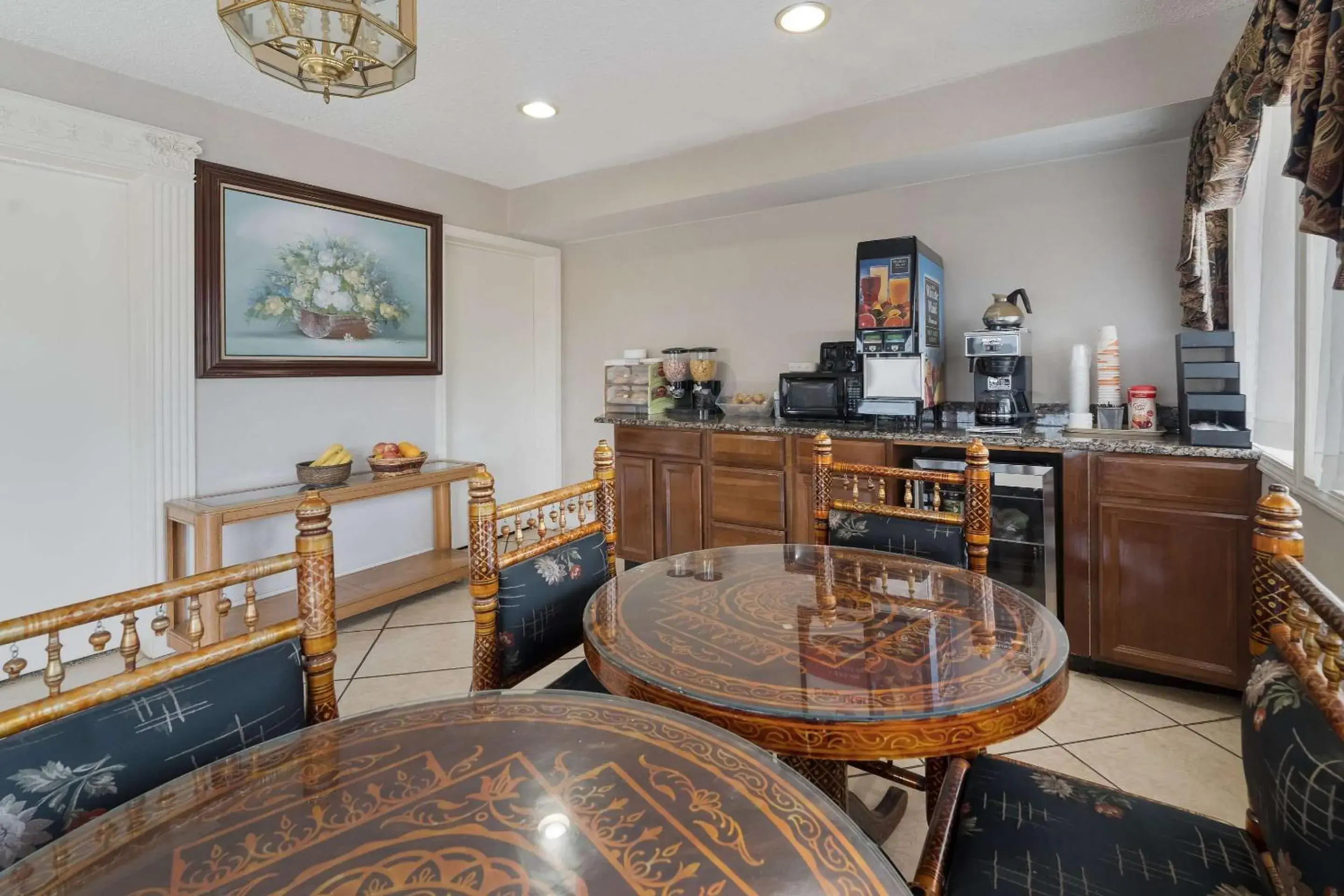 Breakfast in Econo Lodge Thomaston Breakfast in Econo Lodge Thomaston