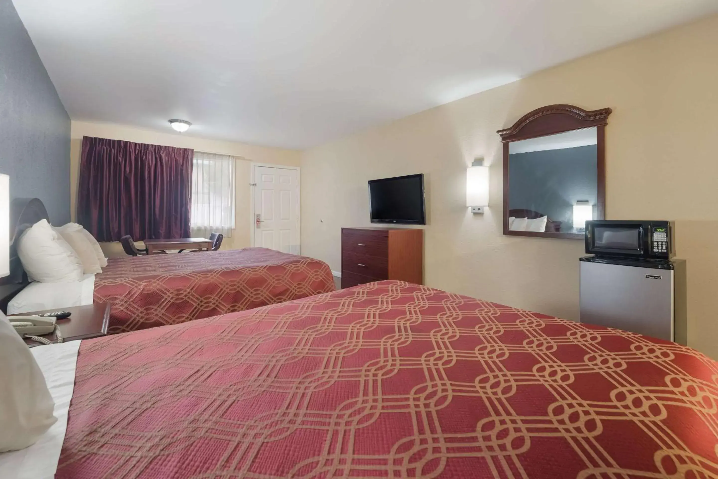 Bedroom in Econo Lodge Thomaston Bedroom in Econo Lodge Thomaston
