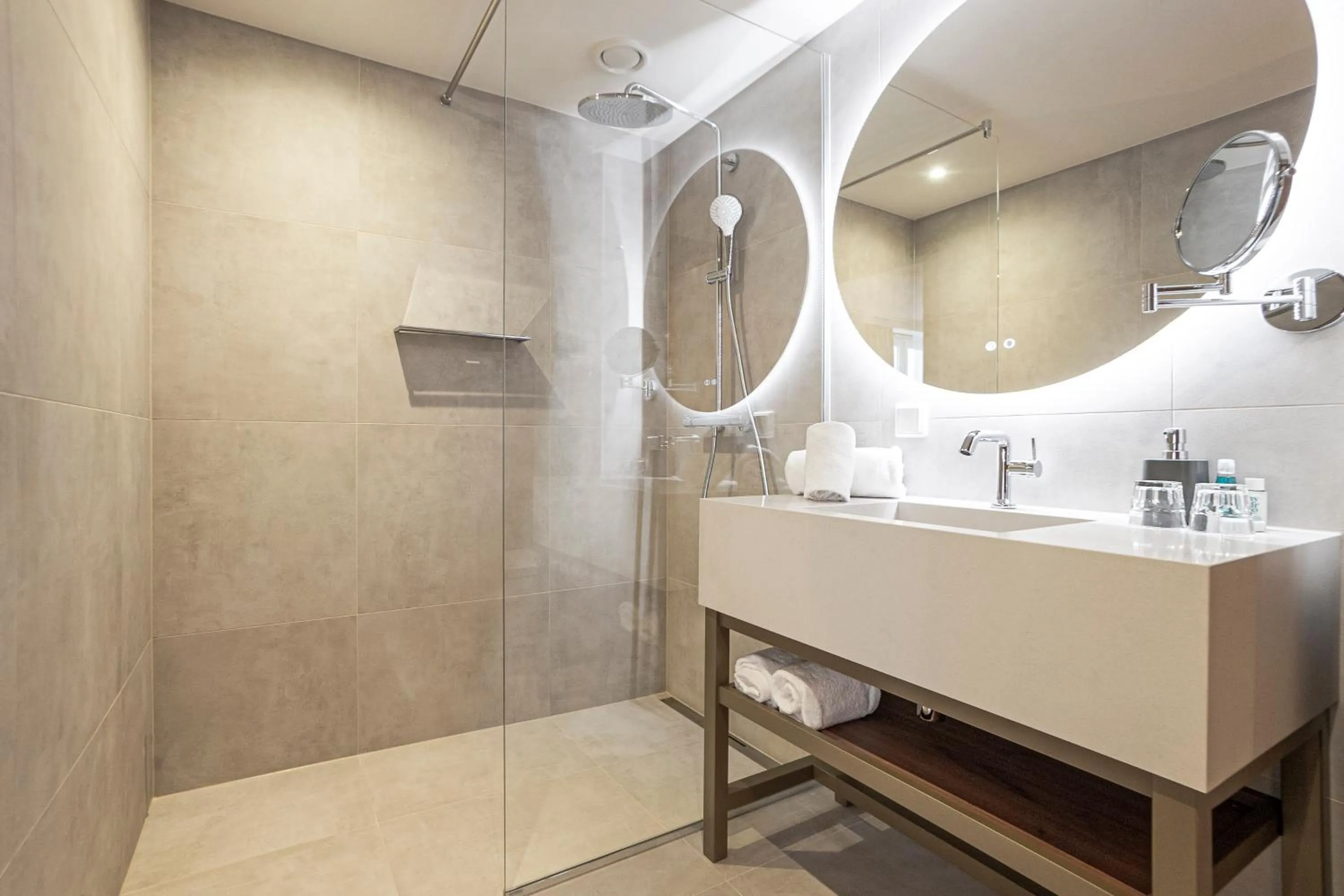 Shower in Safestay Vienna Margaretenviertel