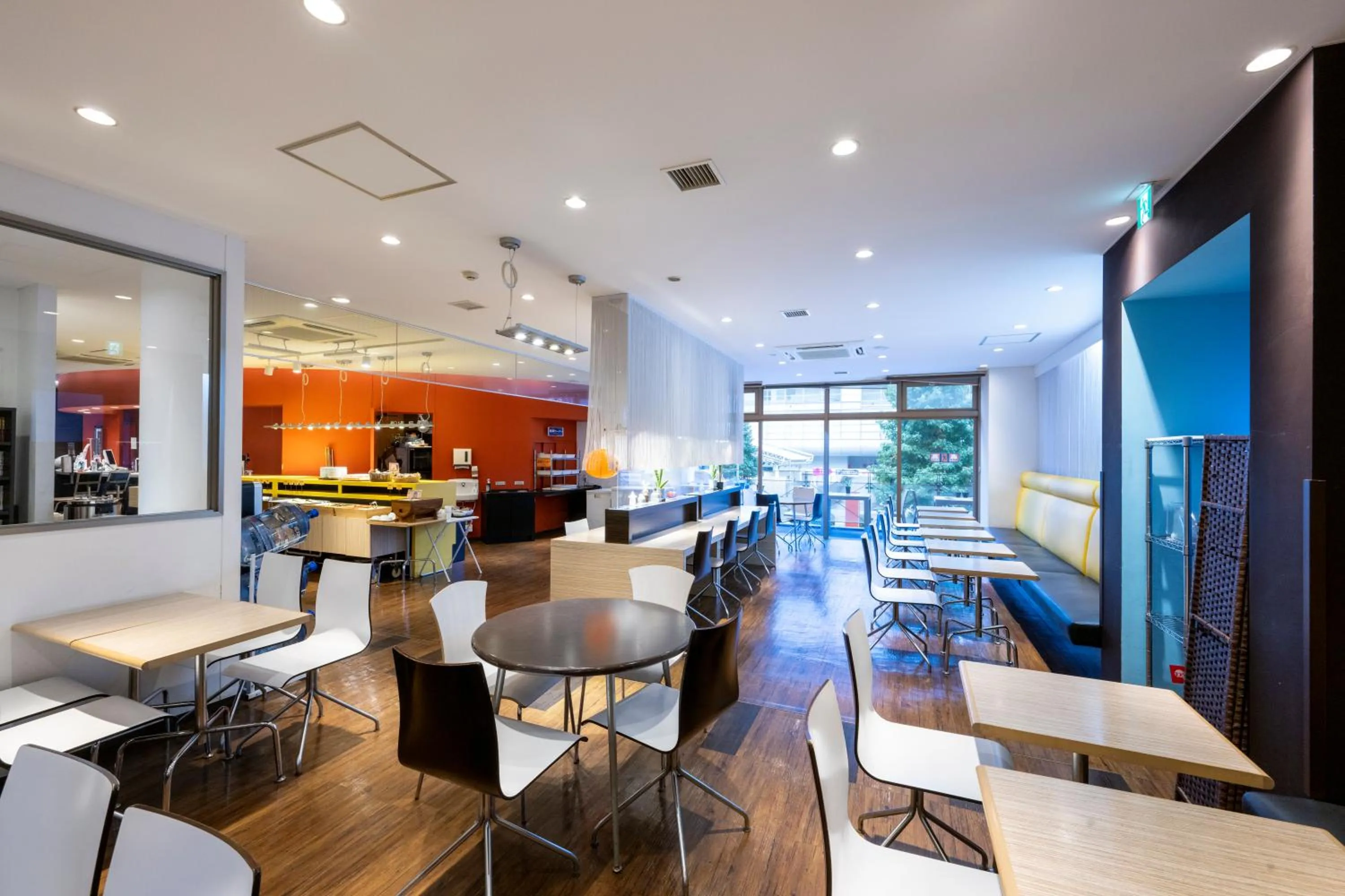 Communal lounge/ TV room in Hotel 1-2-3 Takasaki