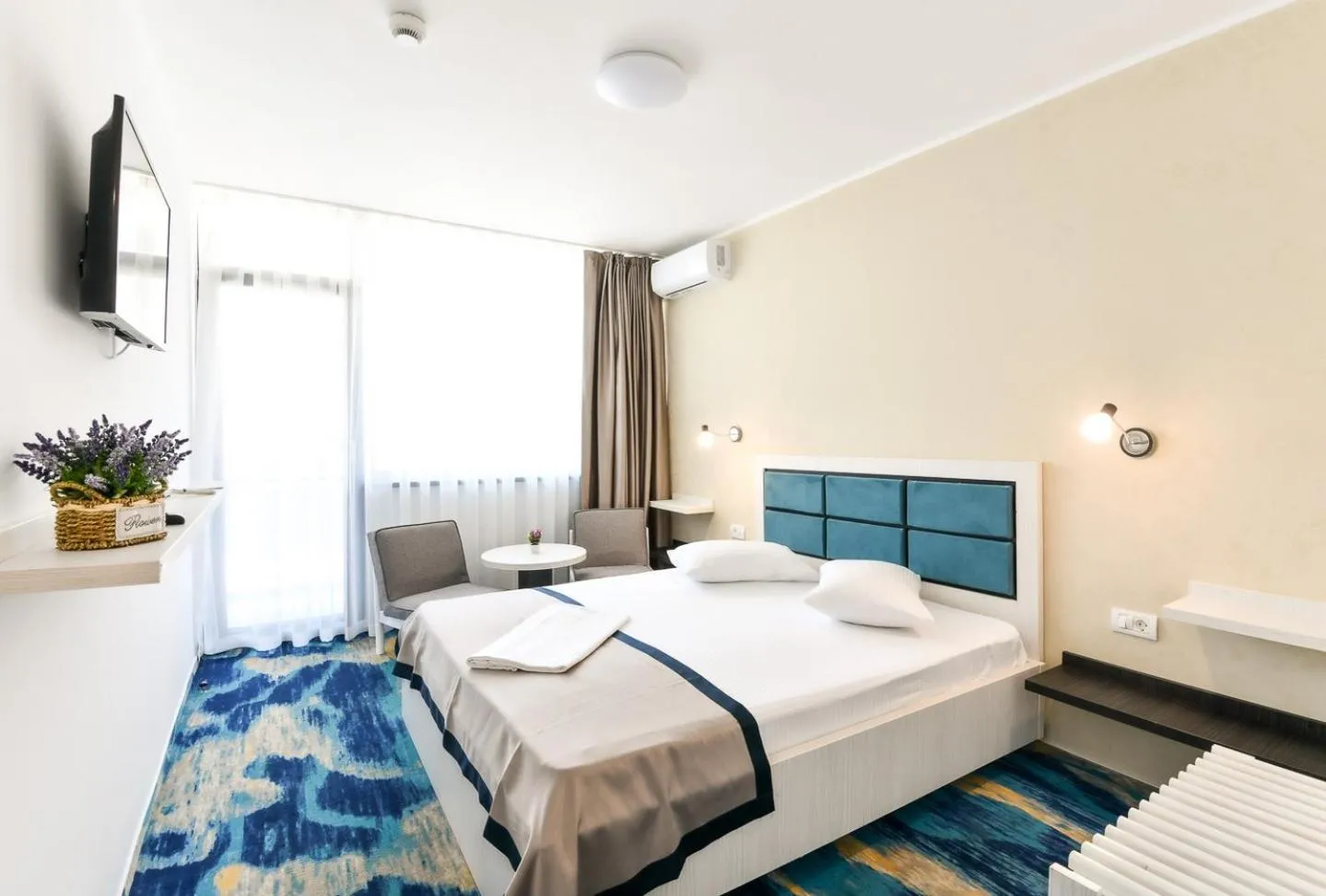 Hotel Holiday Blue