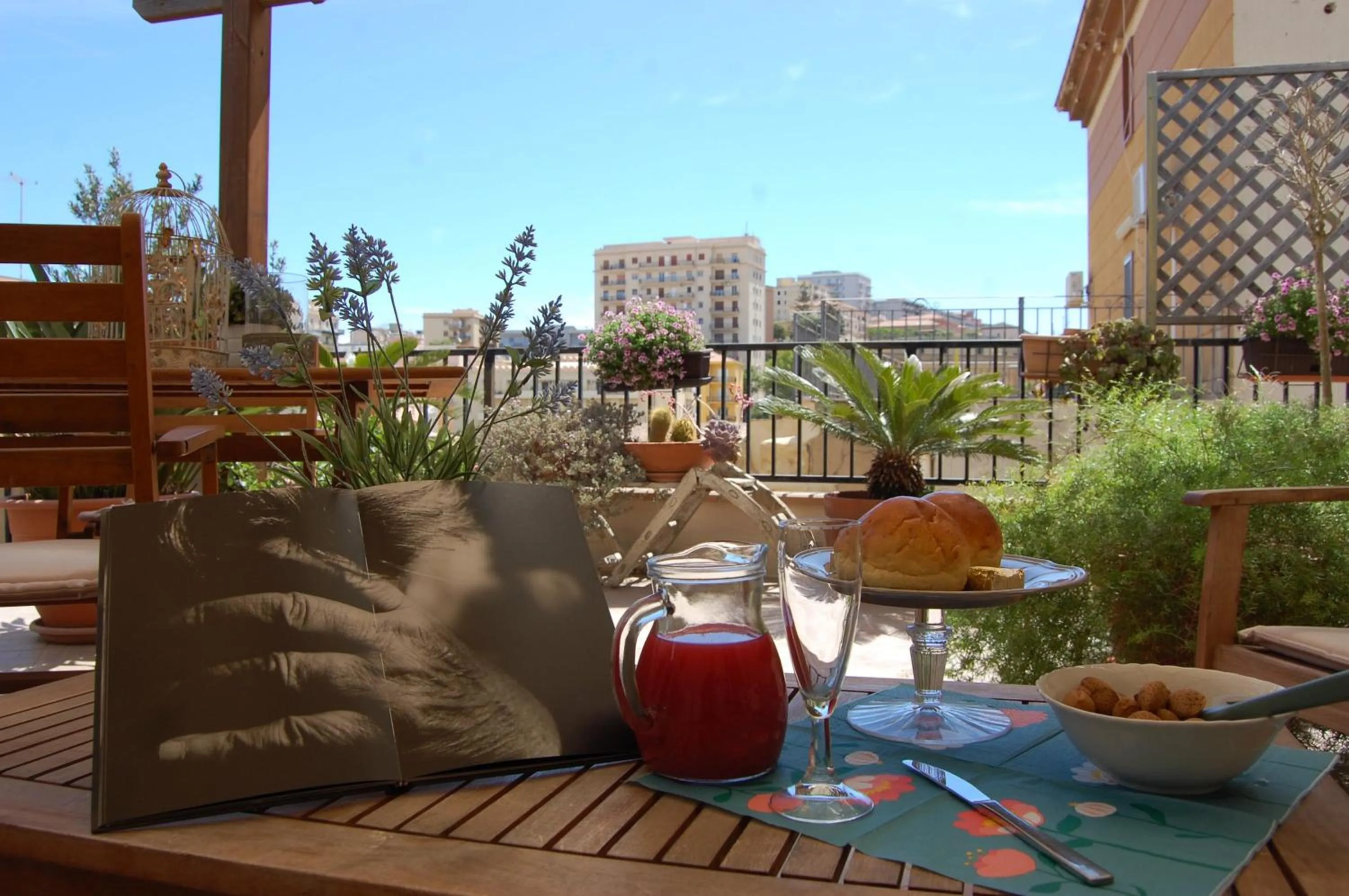 Patio in PortAtenea - Atenea Collection