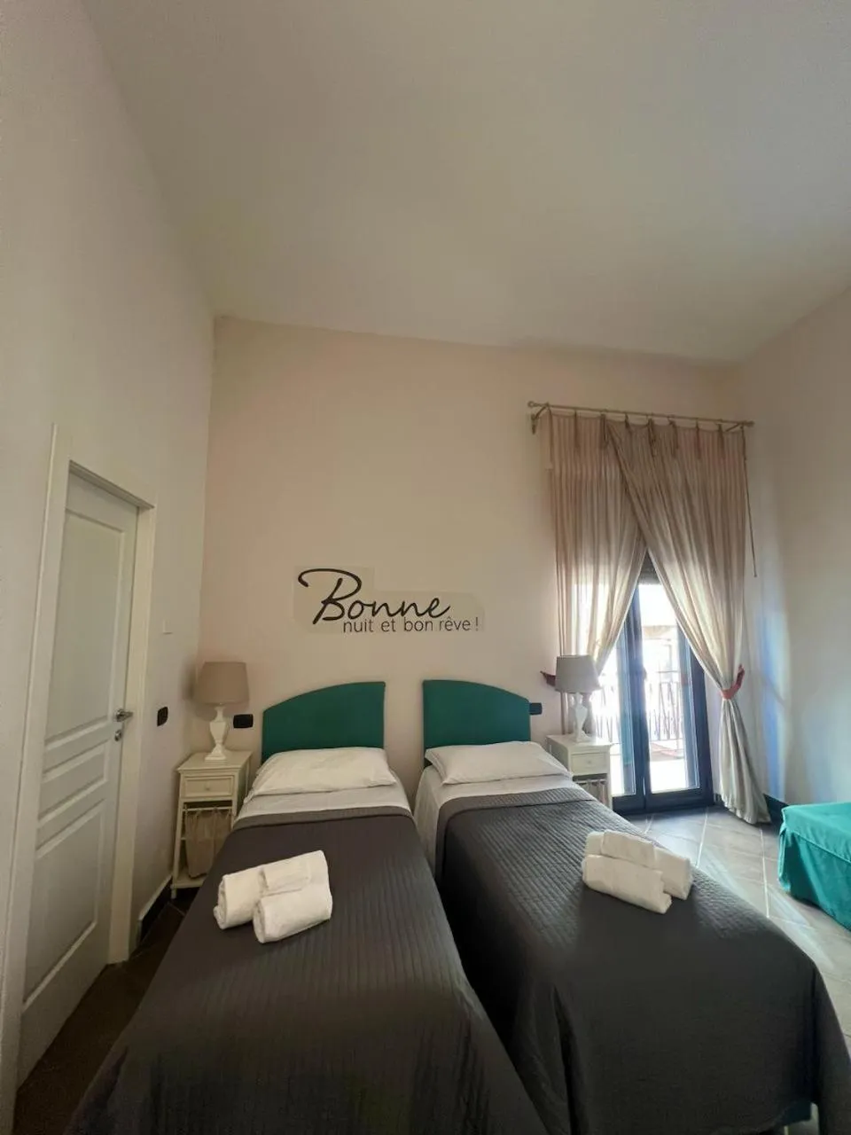 Bed in PortAtenea - Atenea Collection