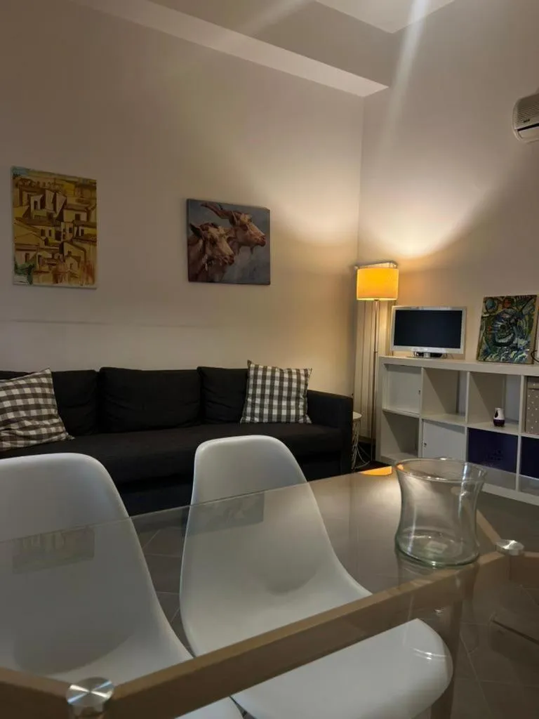 Photo of the whole room in PortAtenea - Atenea Collection