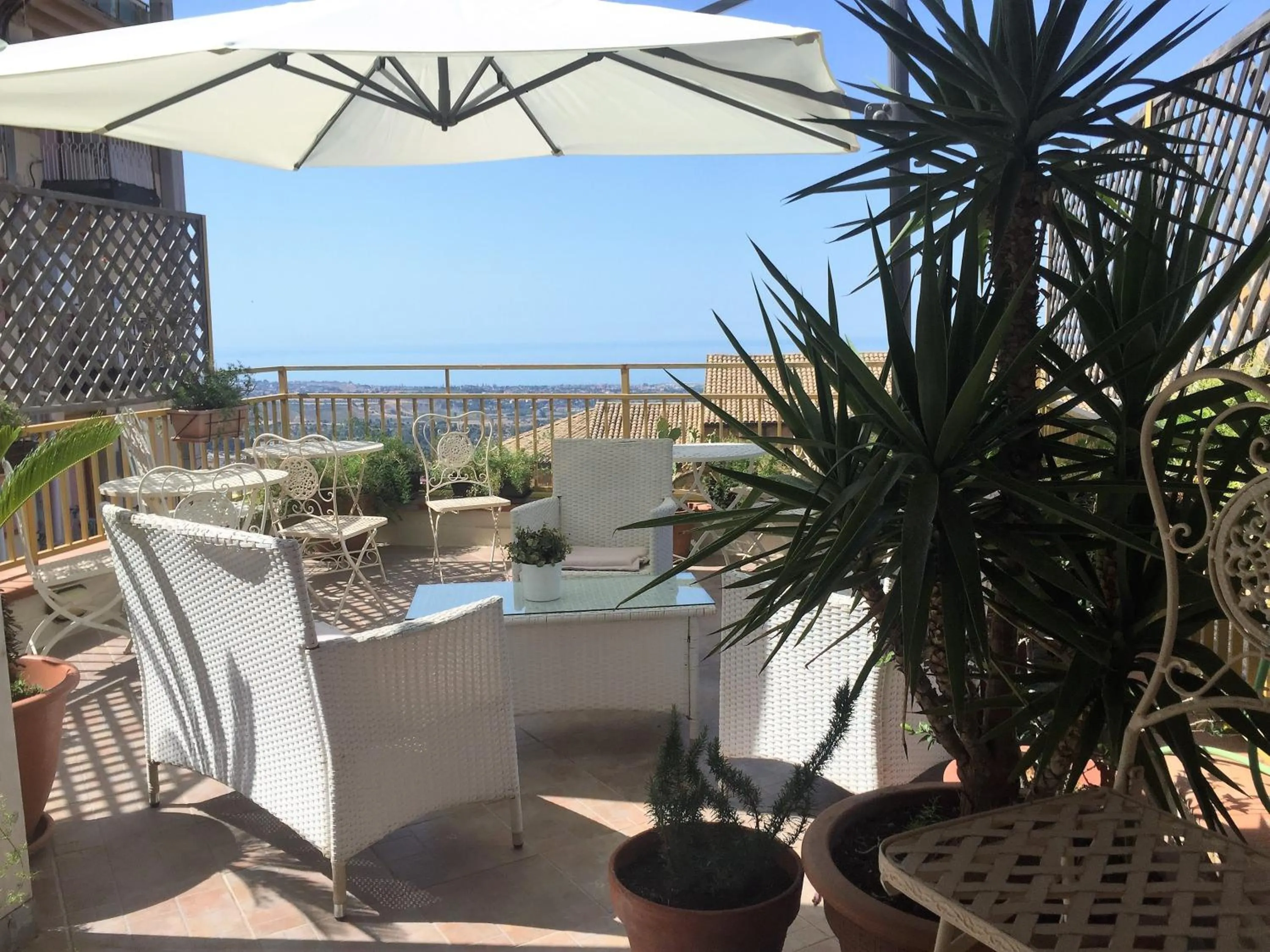 Day in PortAtenea - Atenea Collection