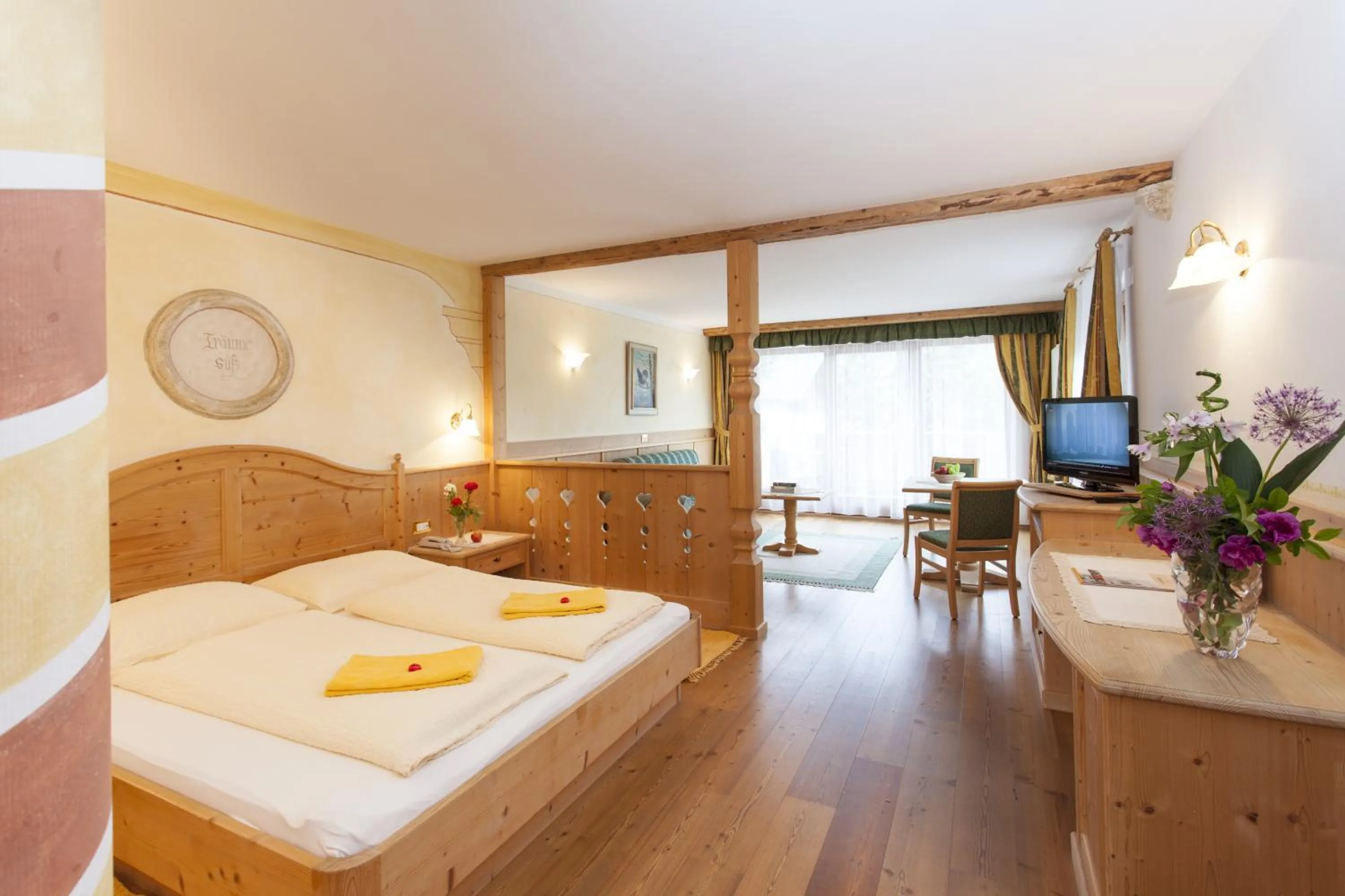 Decorative detail, Bed in Hotel Der Tharerwirt