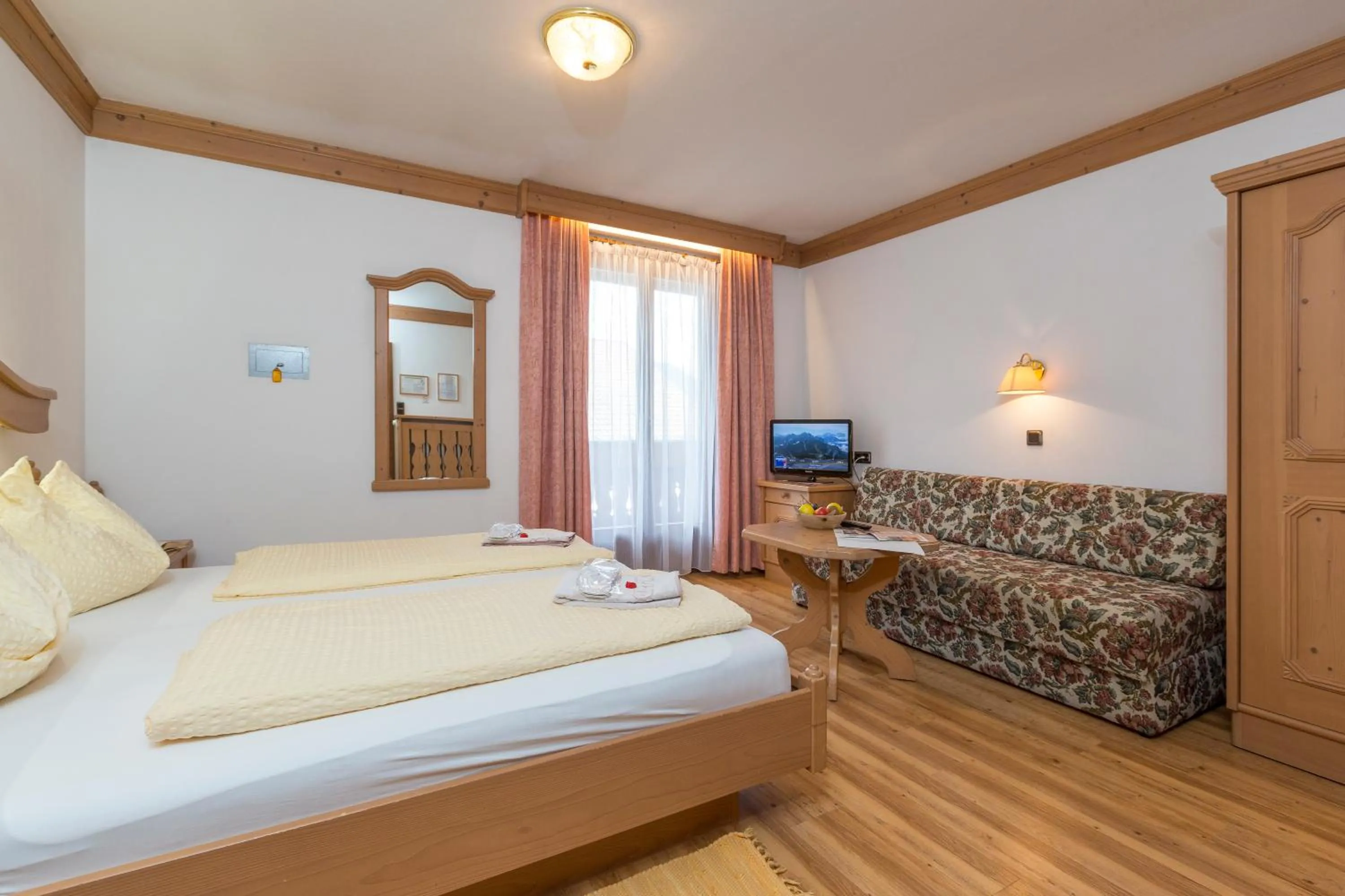 Bed in Hotel Der Tharerwirt