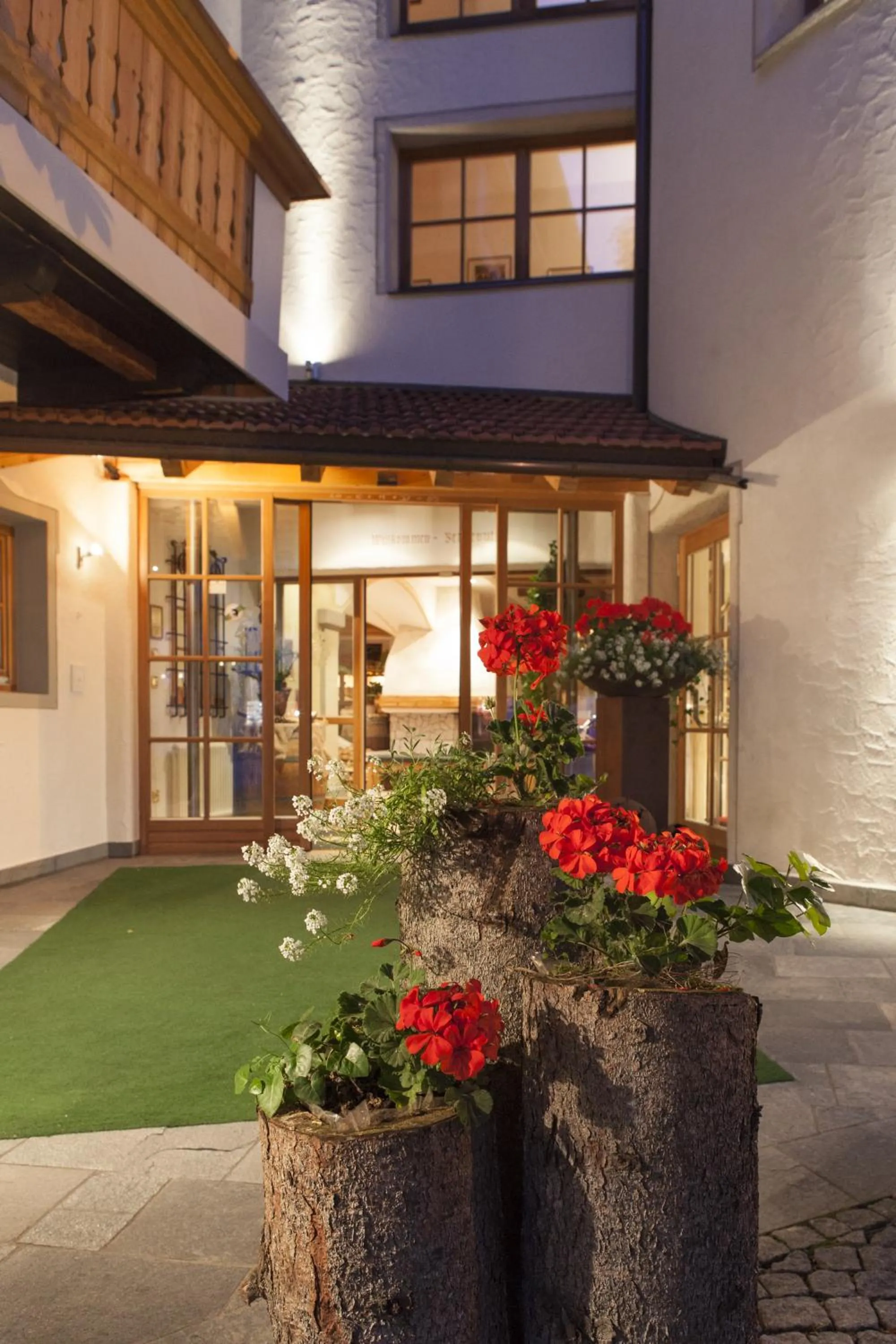 Facade/entrance in Hotel Der Tharerwirt