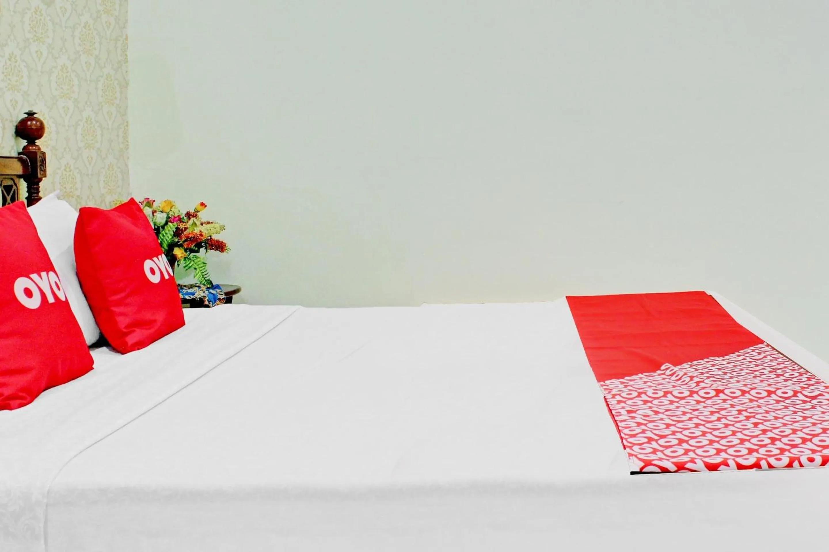 Bedroom in Capital O 90417 Hotel Batu Suli Internasional