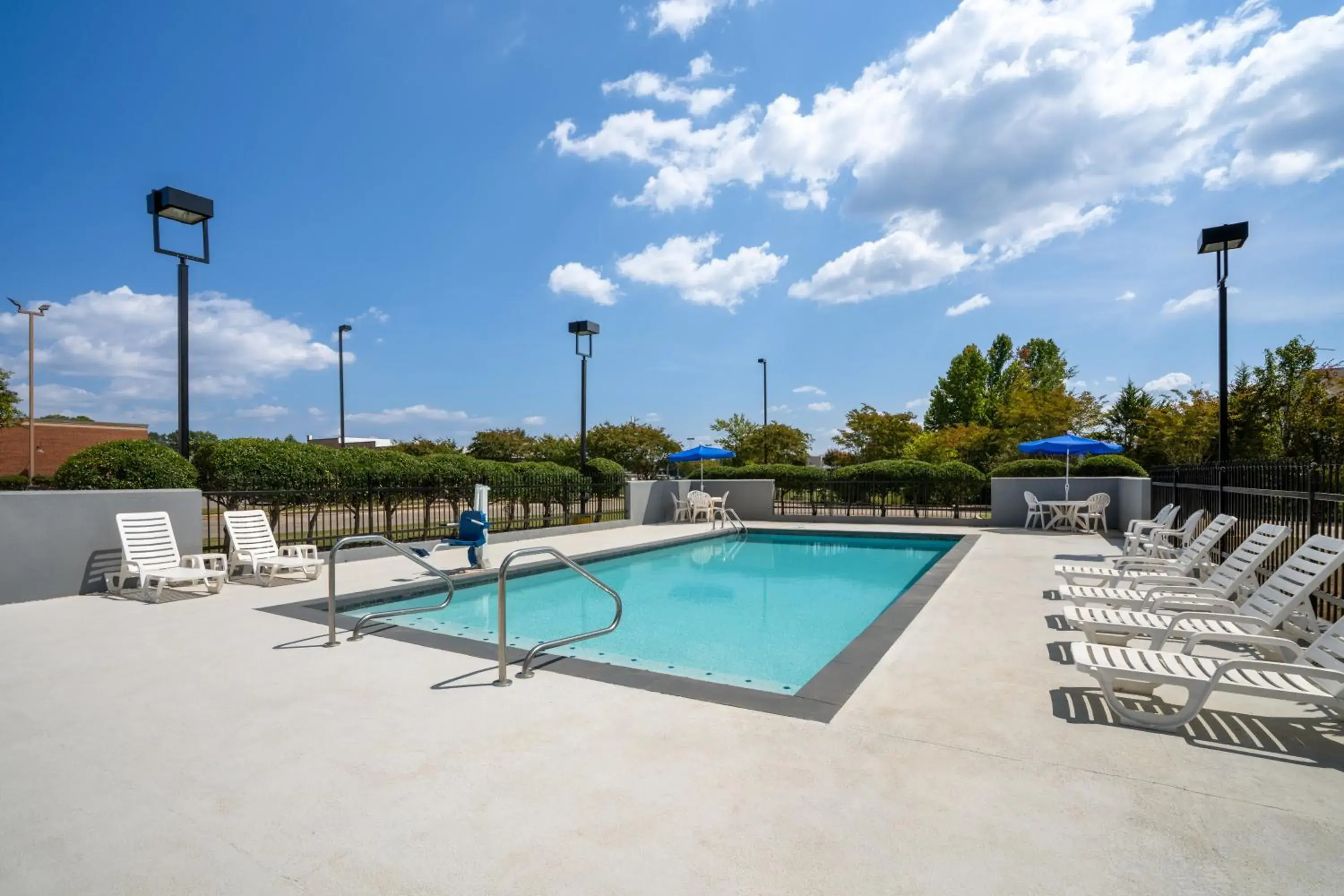 Swimming pool in Spark by Hilton Decatur Swimming pool in Spark by Hilton Decatur