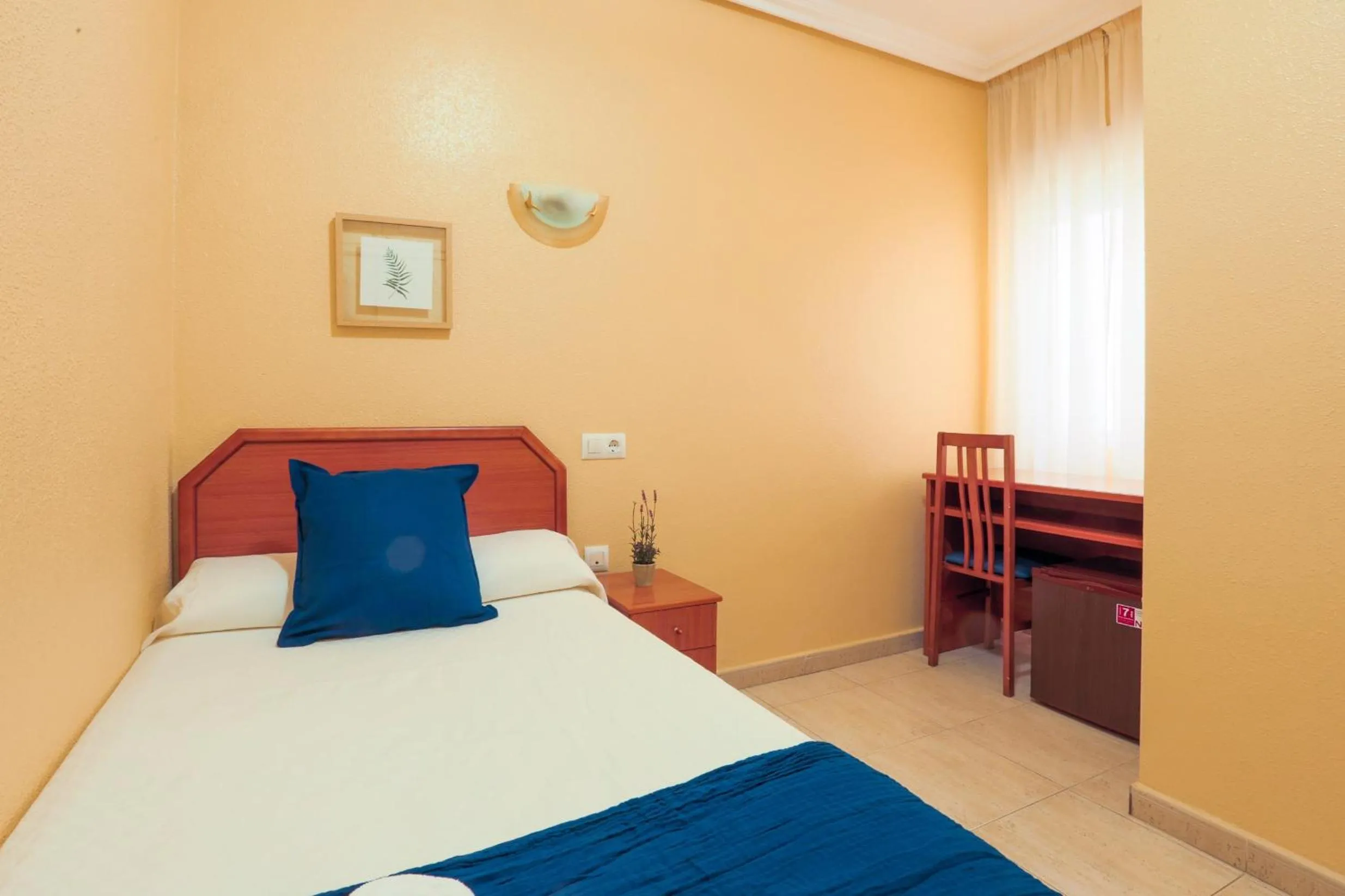 Single Room in Hotel Tuto