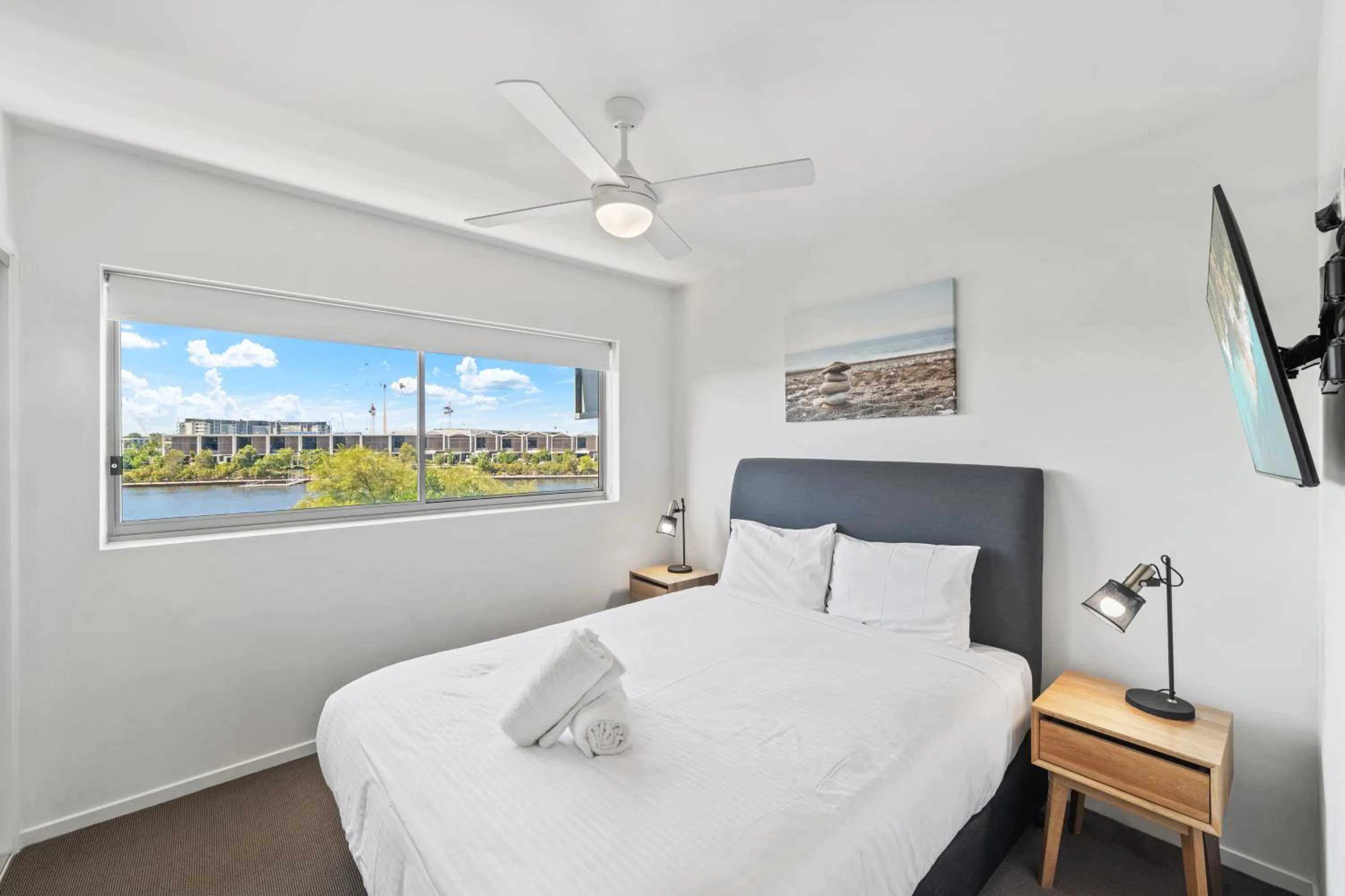 Bedroom, Bed in North Shore Oceanside Kawana