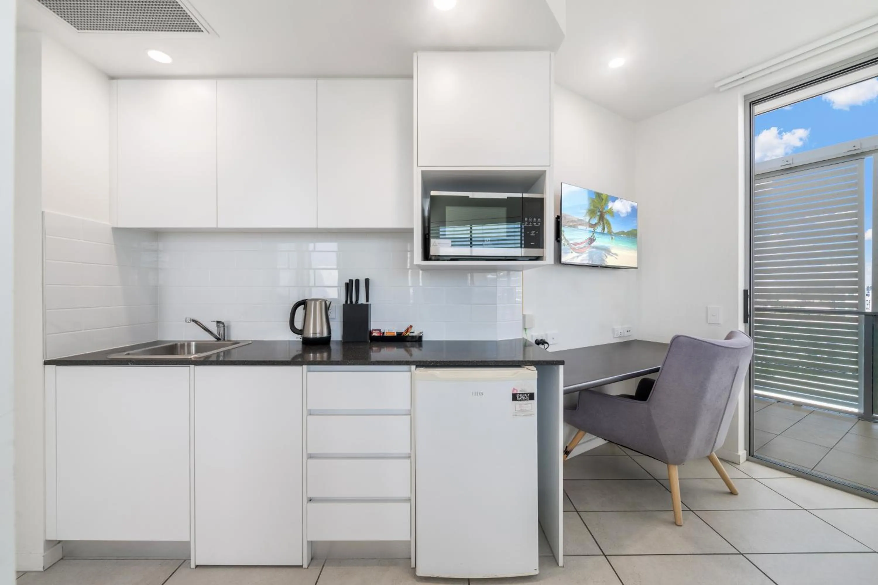 Kitchen or kitchenette in North Shore Oceanside Kawana