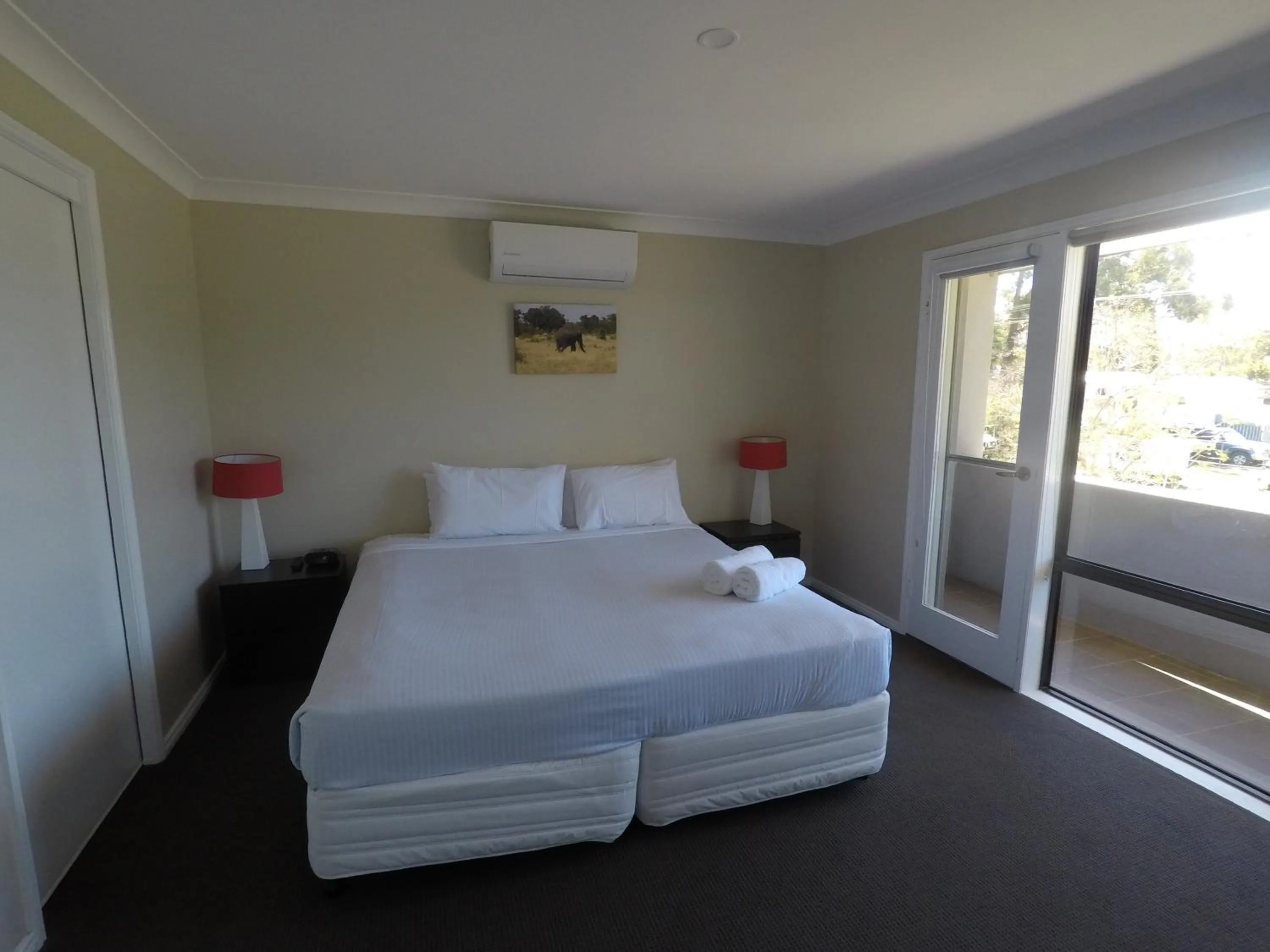 Bed in Huskisson Beach Escape
