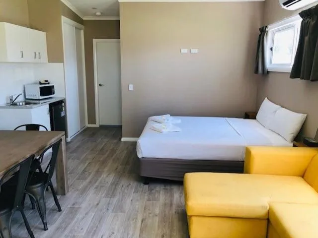 Bed in Huskisson Beach Escape